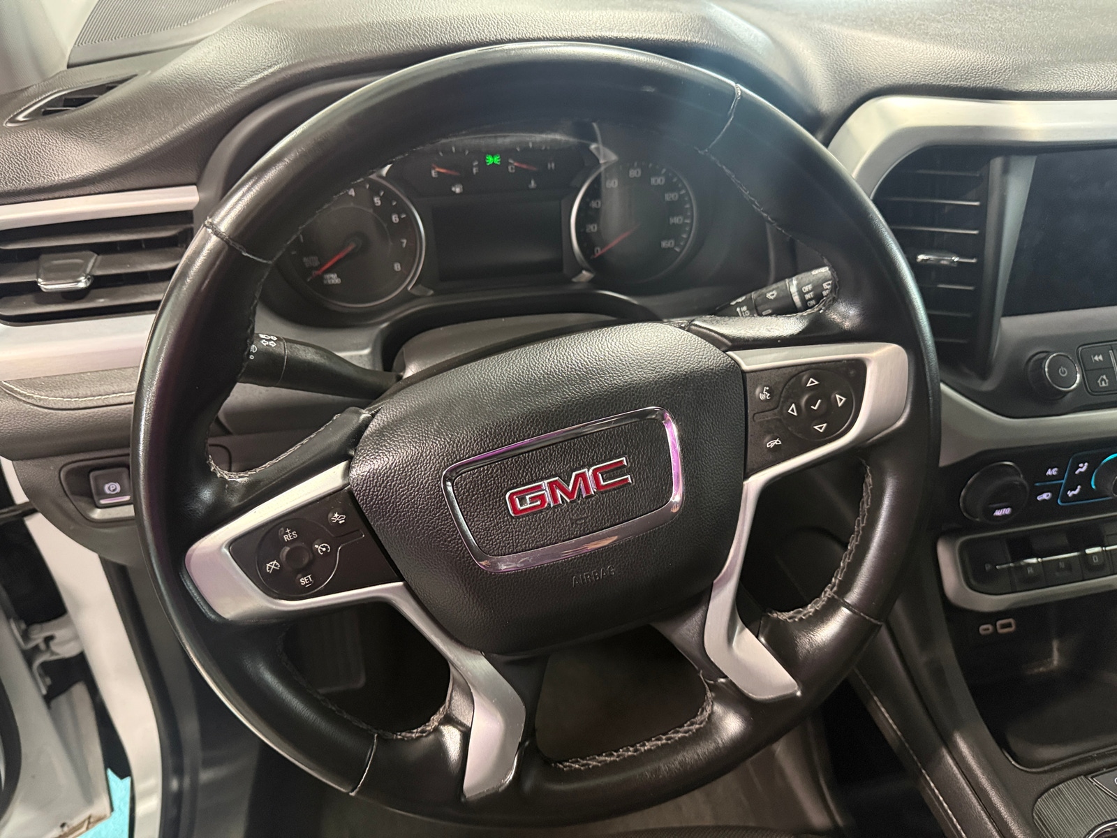 Thumbnail: 2023 GMC Acadia - 4