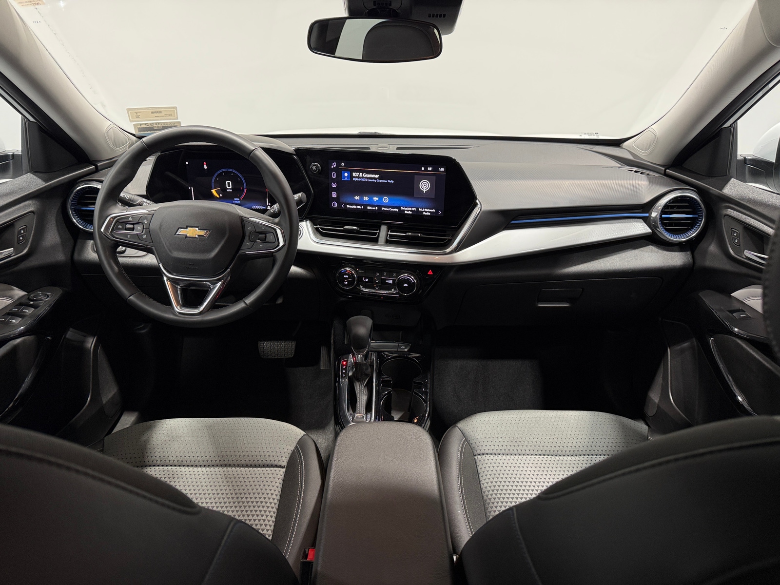 Thumbnail: 2025 Chevrolet Trax - 3