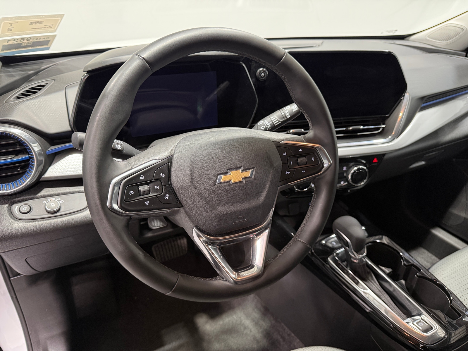 Thumbnail: 2025 Chevrolet Trax - 5