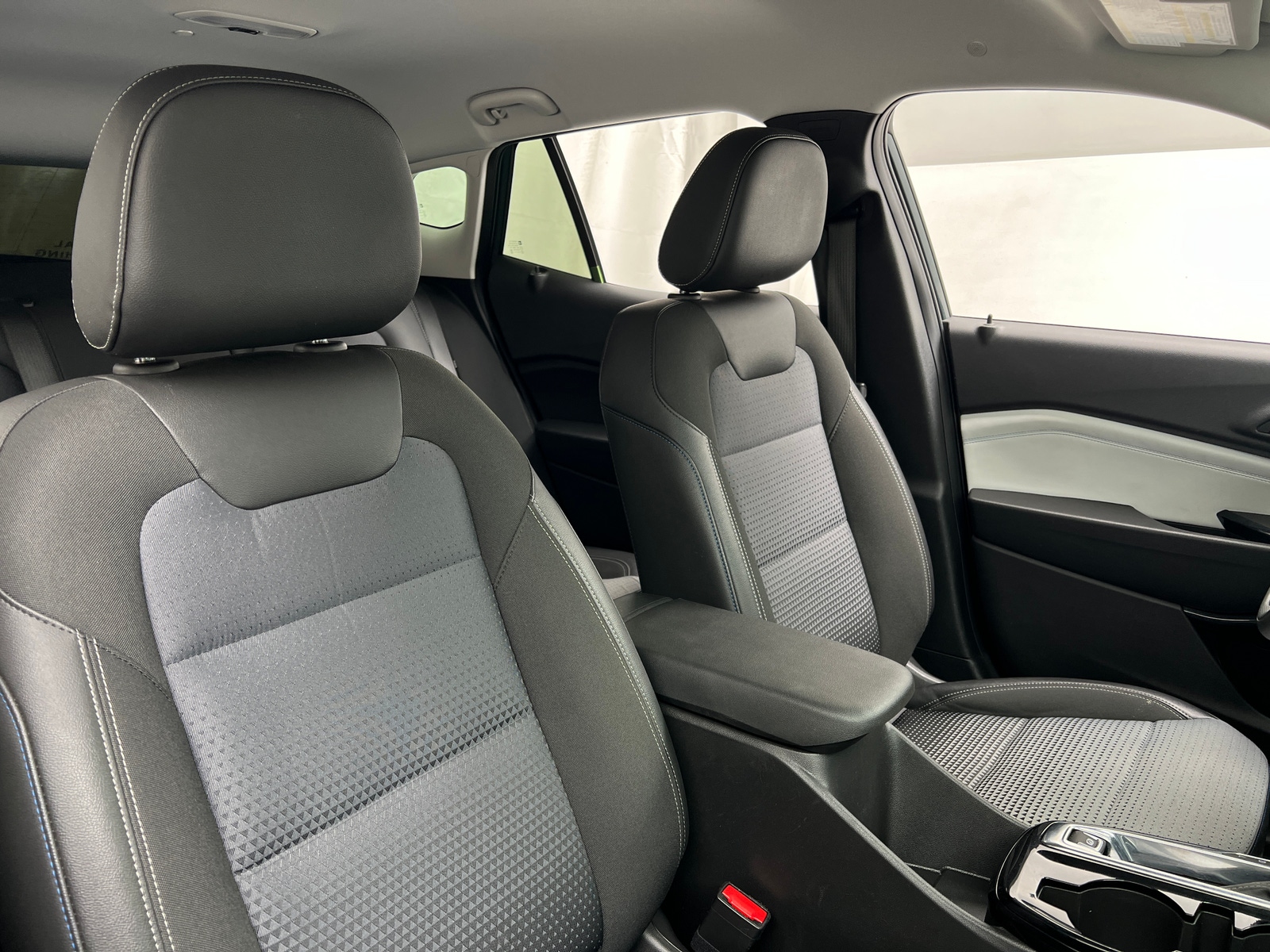 Thumbnail: 2025 Chevrolet Trax - 2
