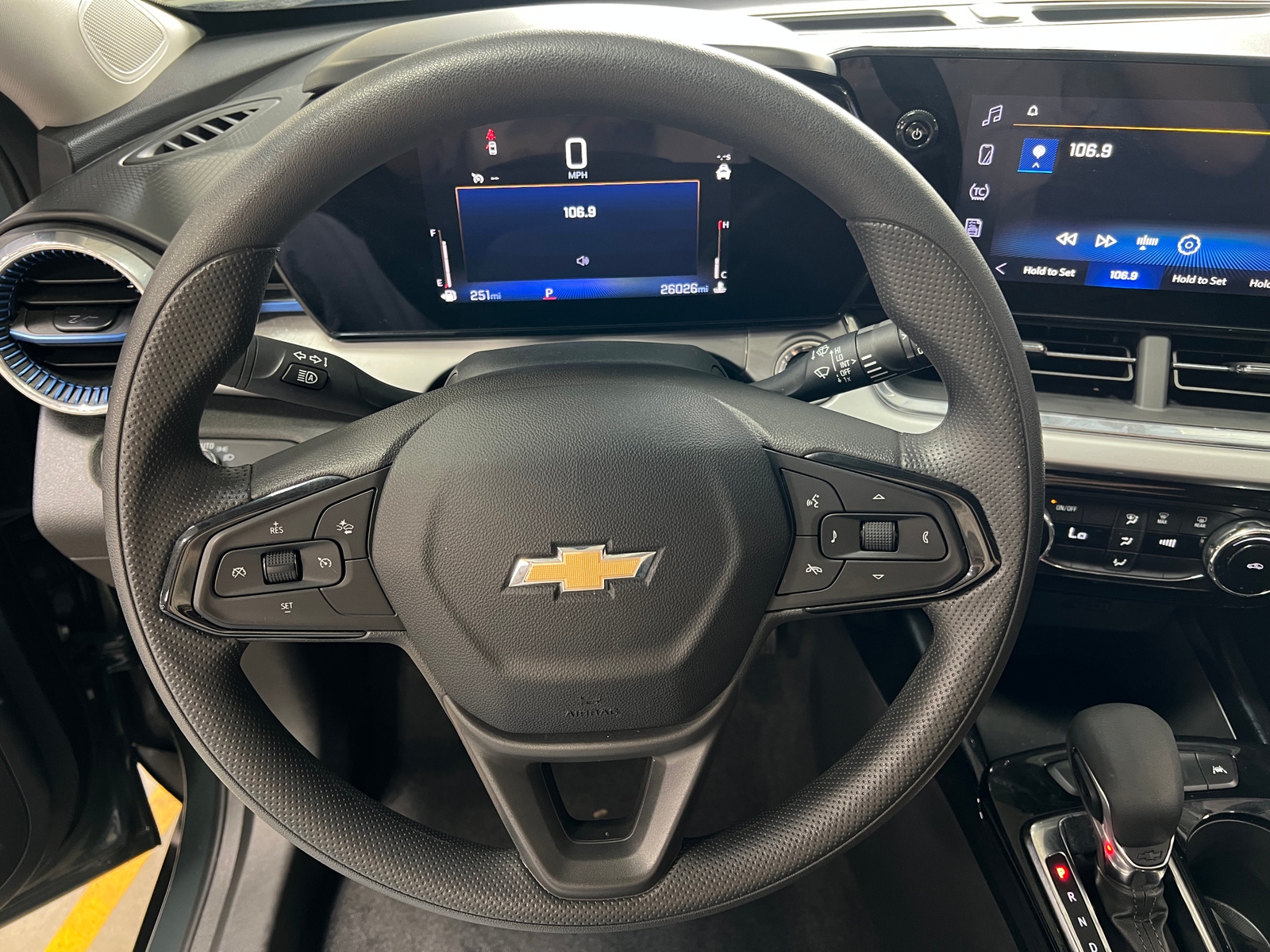 Thumbnail: 2025 Chevrolet Trax - 5