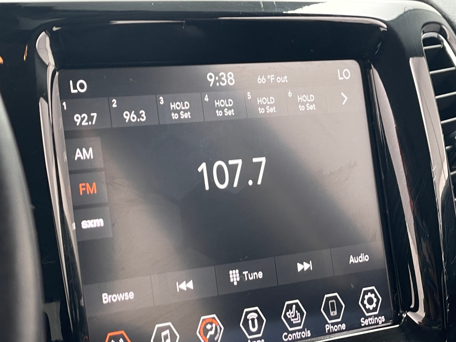 Thumbnail: 2021 Jeep Compass - 3