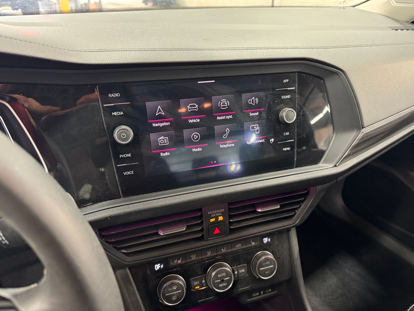 Thumbnail: 2021 Volkswagen Jetta - 3