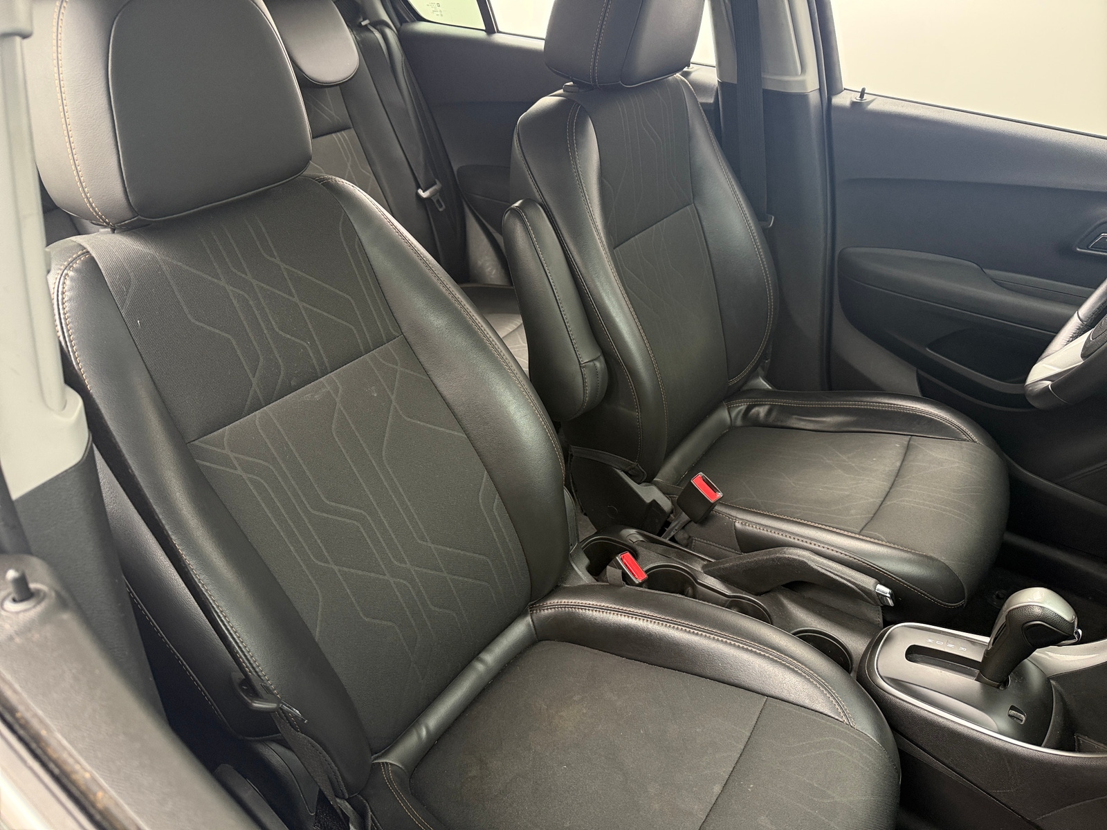 Thumbnail: 2017 Chevrolet Trax - 2