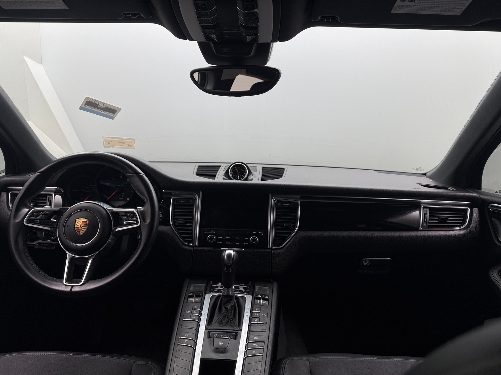 Thumbnail: 2017 Porsche Macan - 2