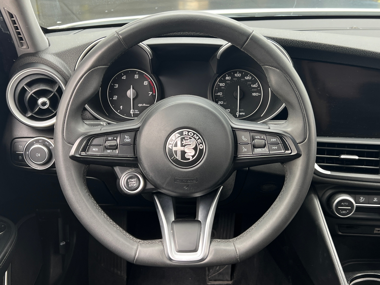 Thumbnail: 2020 Alfa Romeo Giulia - 4