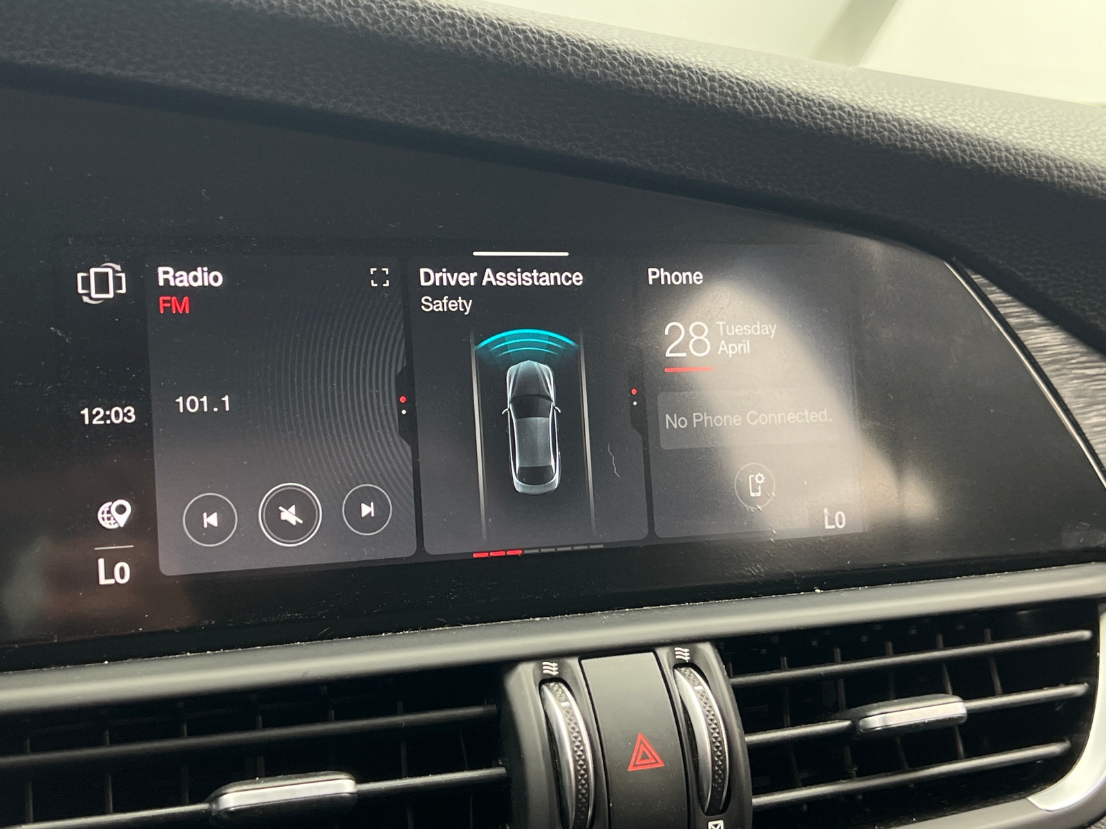 Thumbnail: 2020 Alfa Romeo Giulia - 3