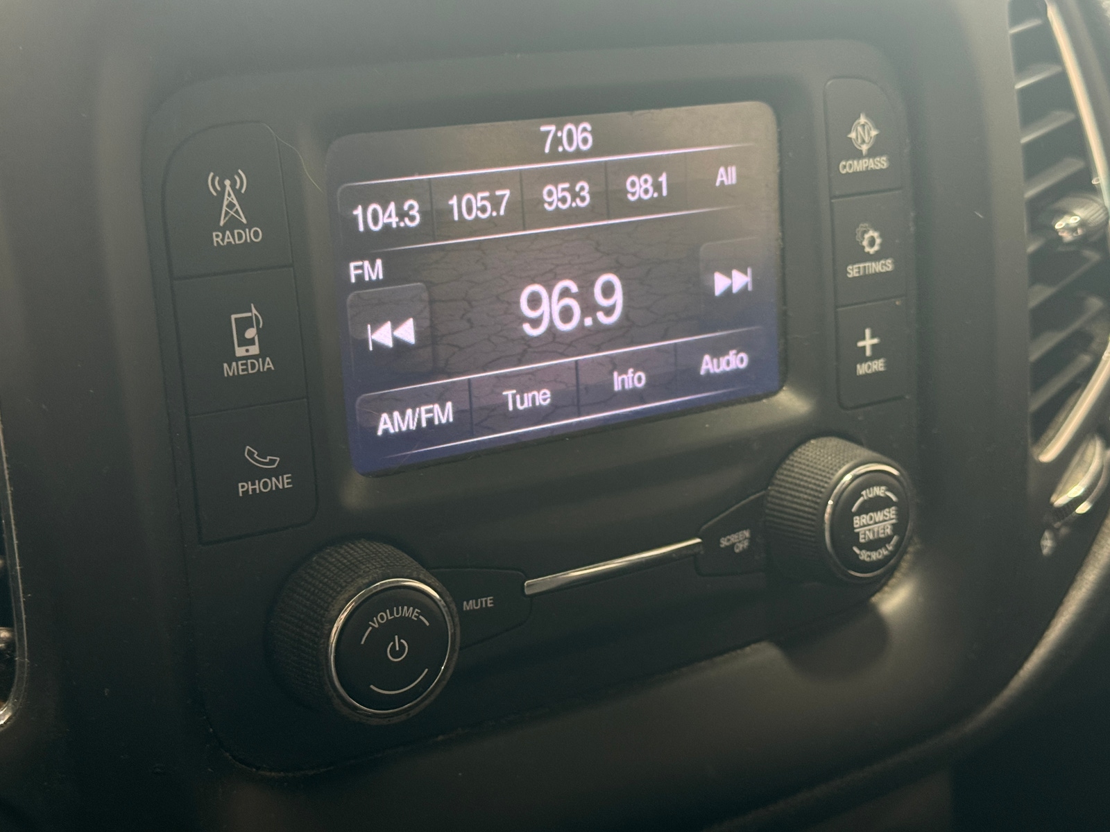 Thumbnail: 2018 Jeep Compass - 4