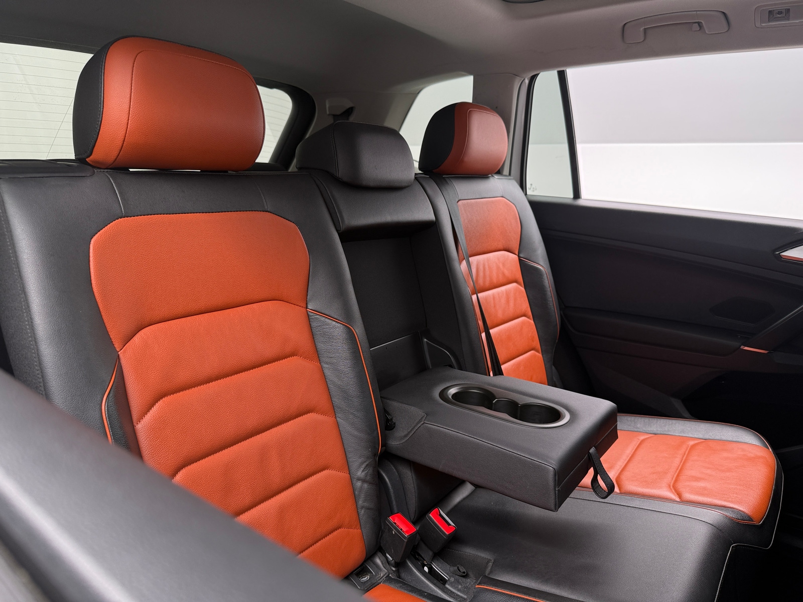 Thumbnail: 2018 Volkswagen Tiguan - 5