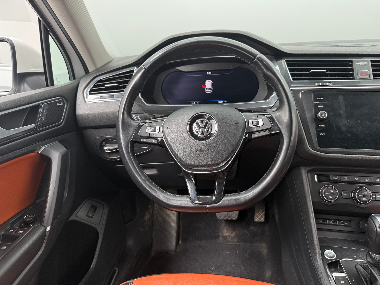 Thumbnail: 2018 Volkswagen Tiguan - 4