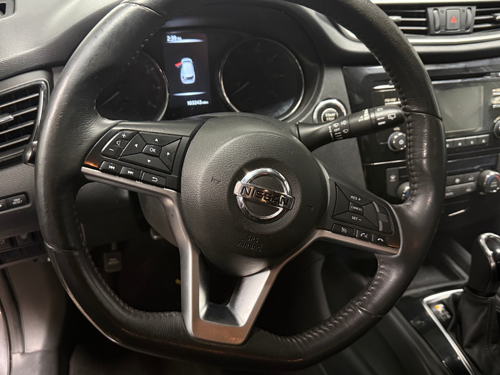 Thumbnail: 2017 Nissan Rogue - 5