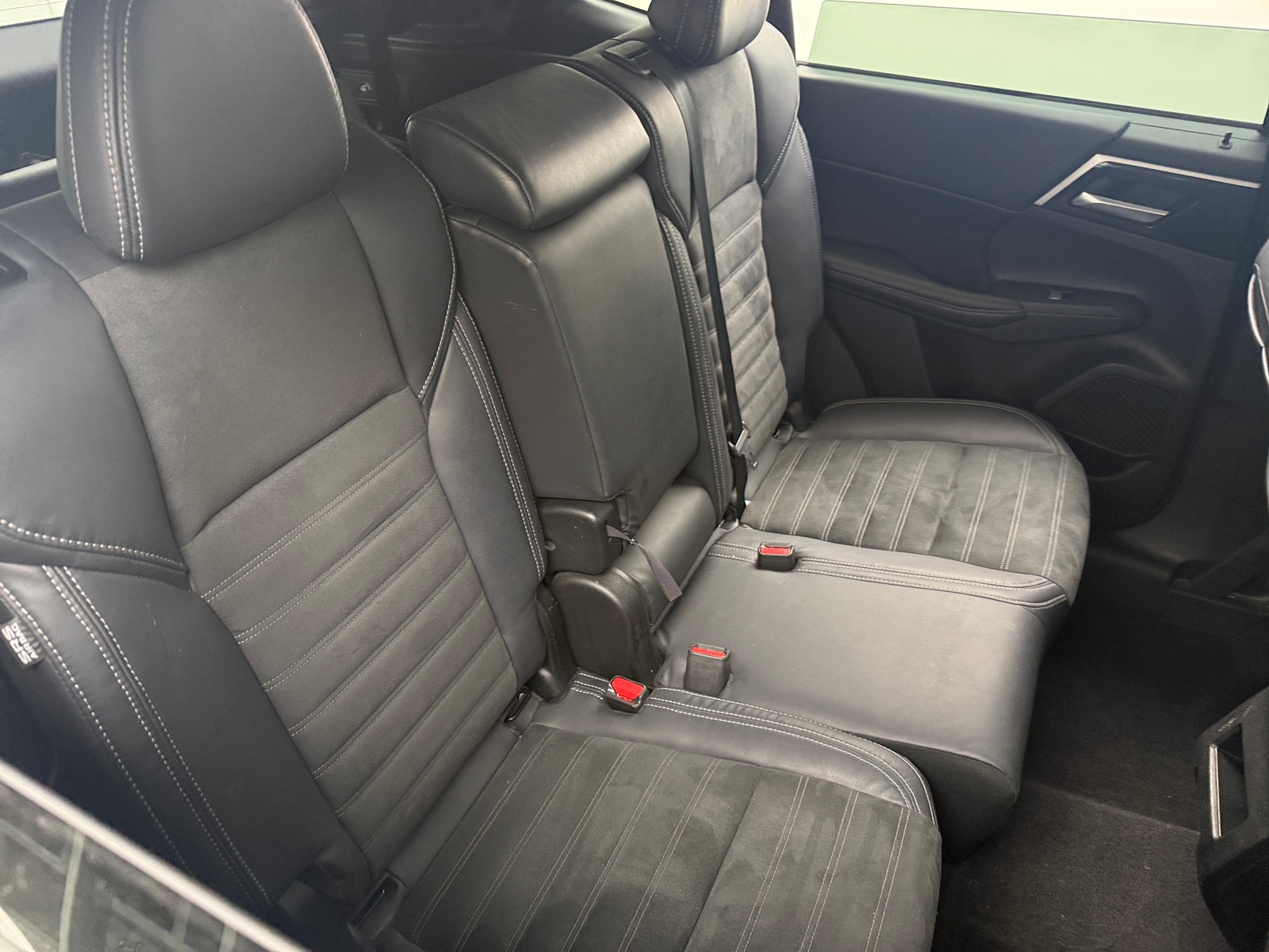 Thumbnail: 2022 Mitsubishi Outlander - 5