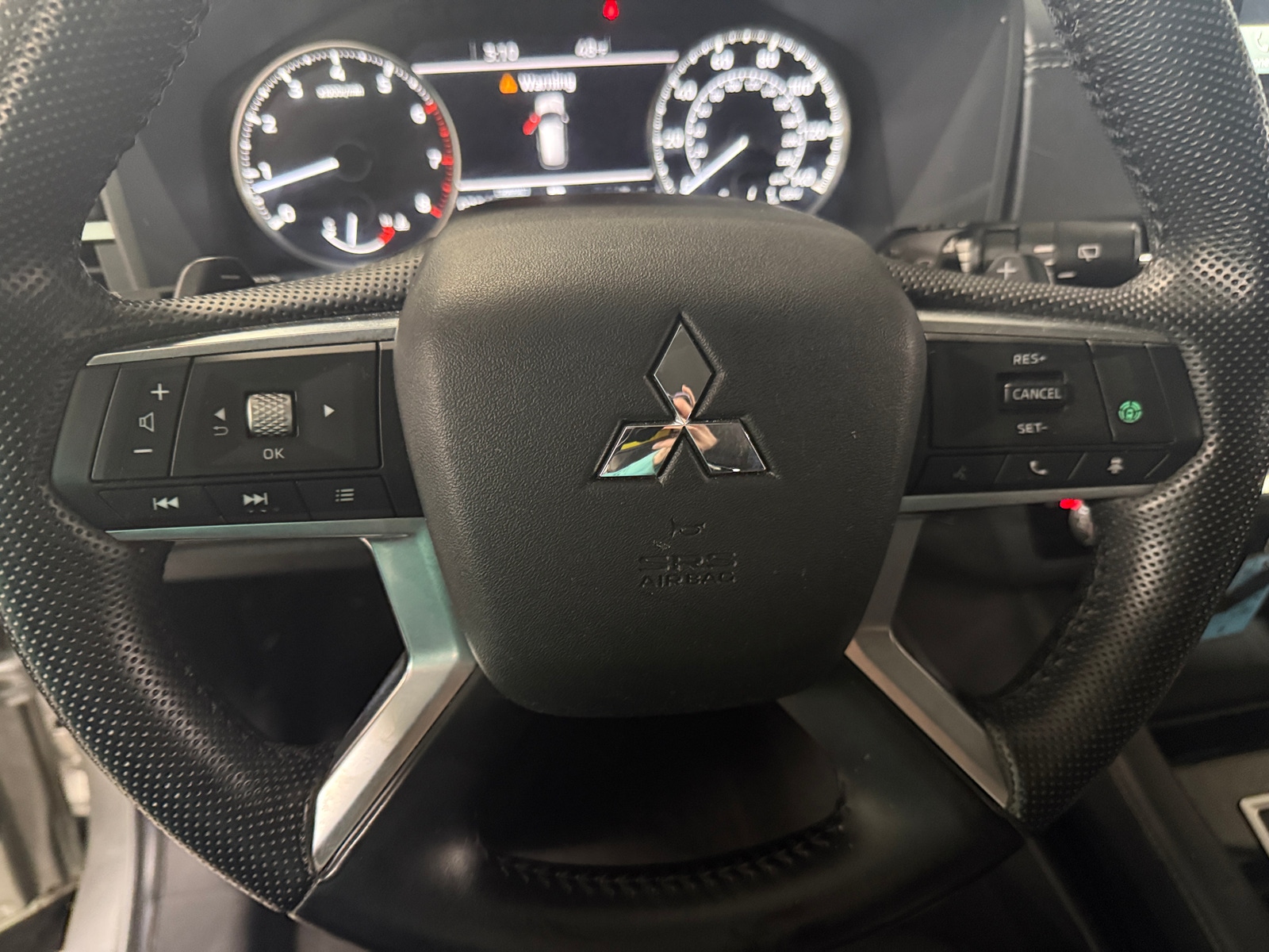 Thumbnail: 2022 Mitsubishi Outlander - 4