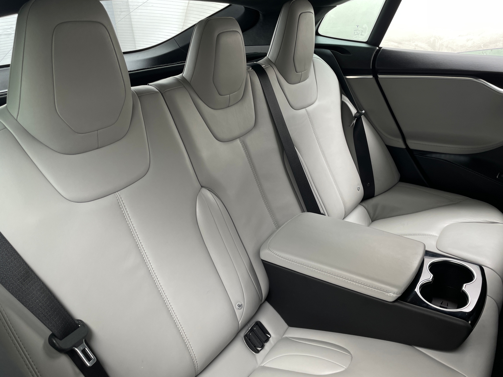 Thumbnail: 2015 Tesla Model S - 5
