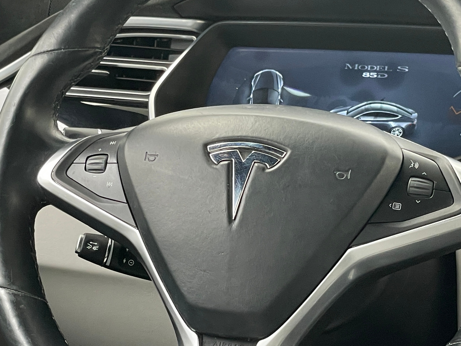 Thumbnail: 2015 Tesla Model S - 4
