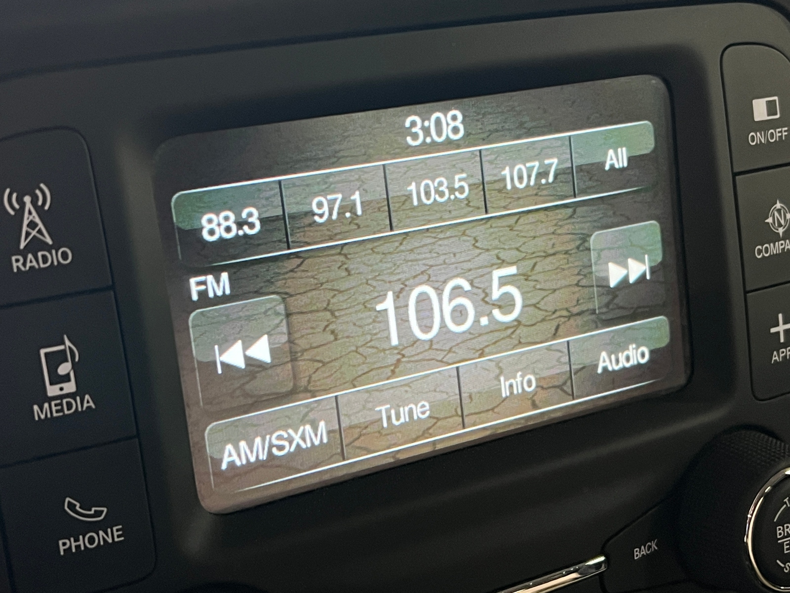 Thumbnail: 2017 Jeep Renegade - 4