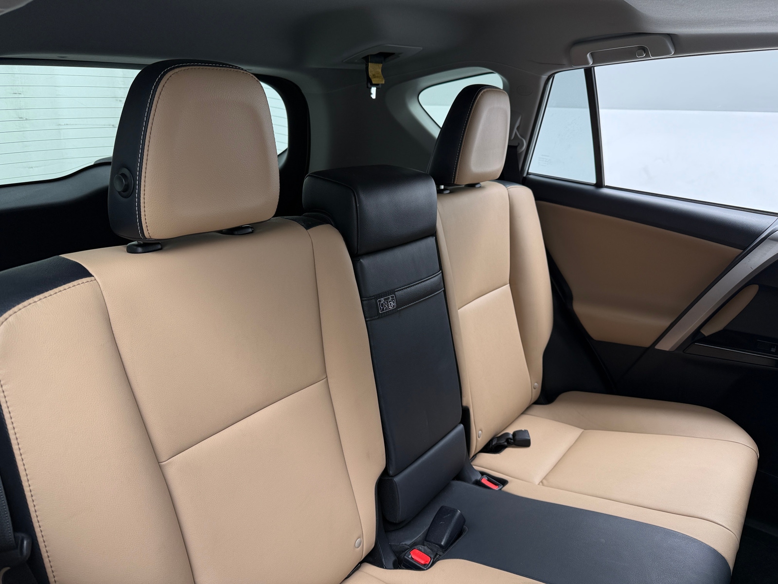 Thumbnail: 2017 Toyota RAV4 - 5