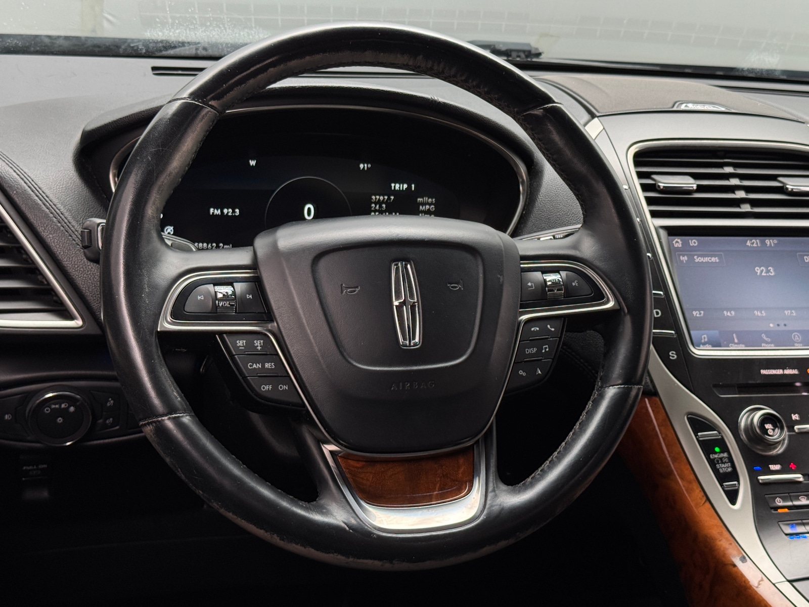 Thumbnail: 2019 Lincoln Nautilus - 4