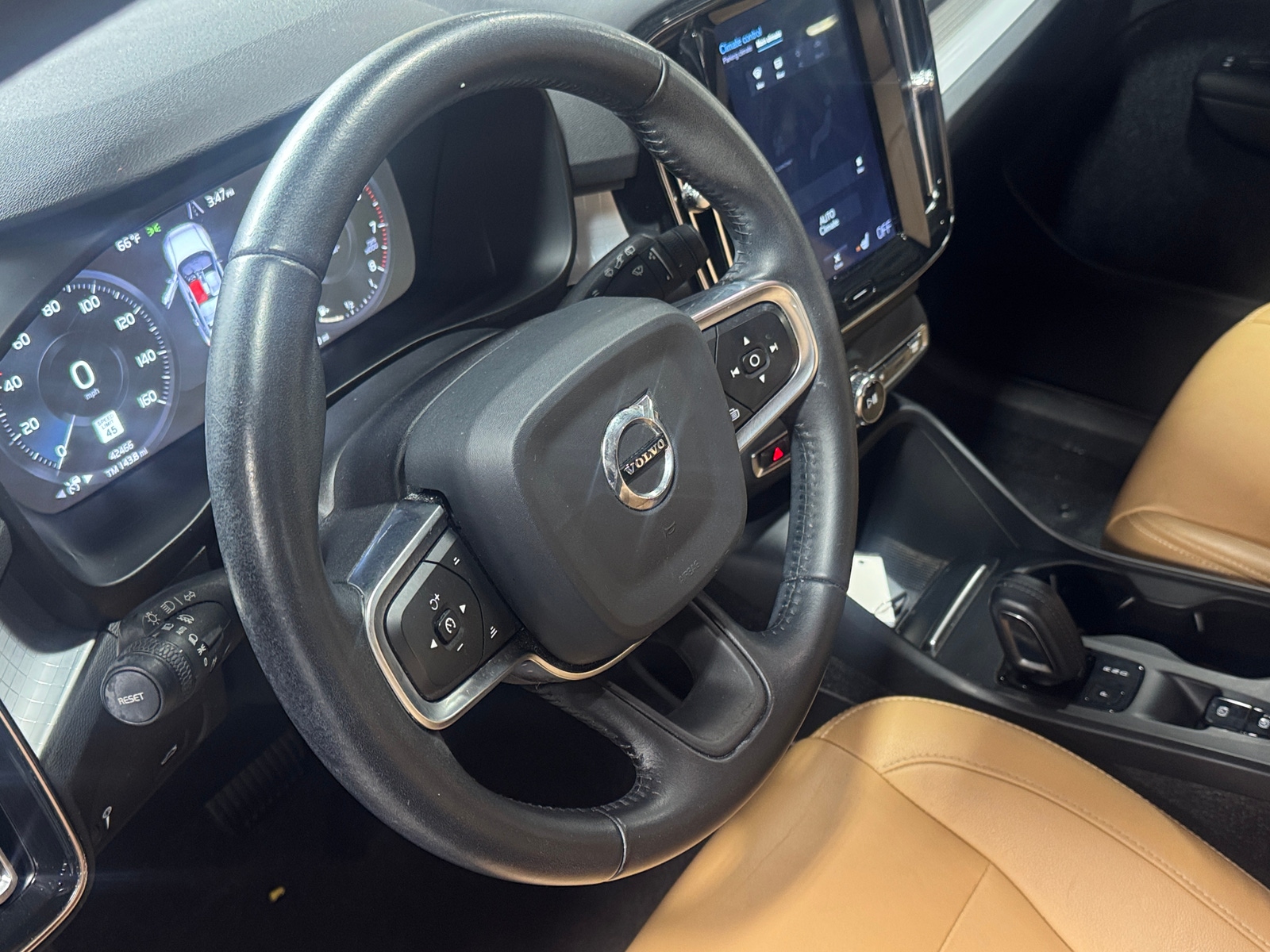 Thumbnail: 2019 Volvo XC40 - 4