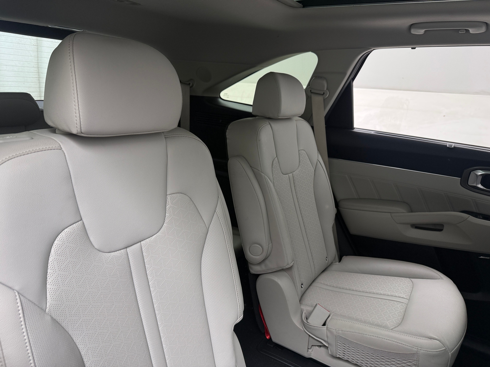 Thumbnail: 2023 Kia Sorento - 5