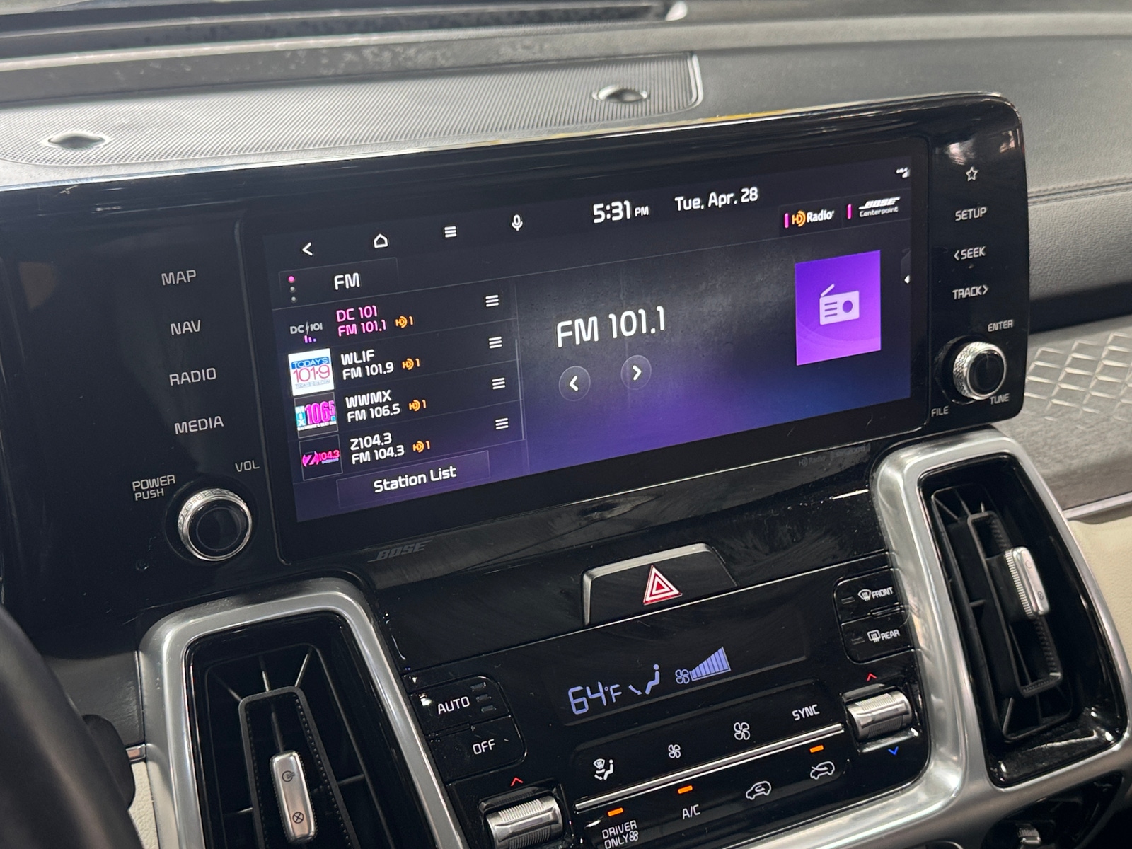 Thumbnail: 2023 Kia Sorento - 3