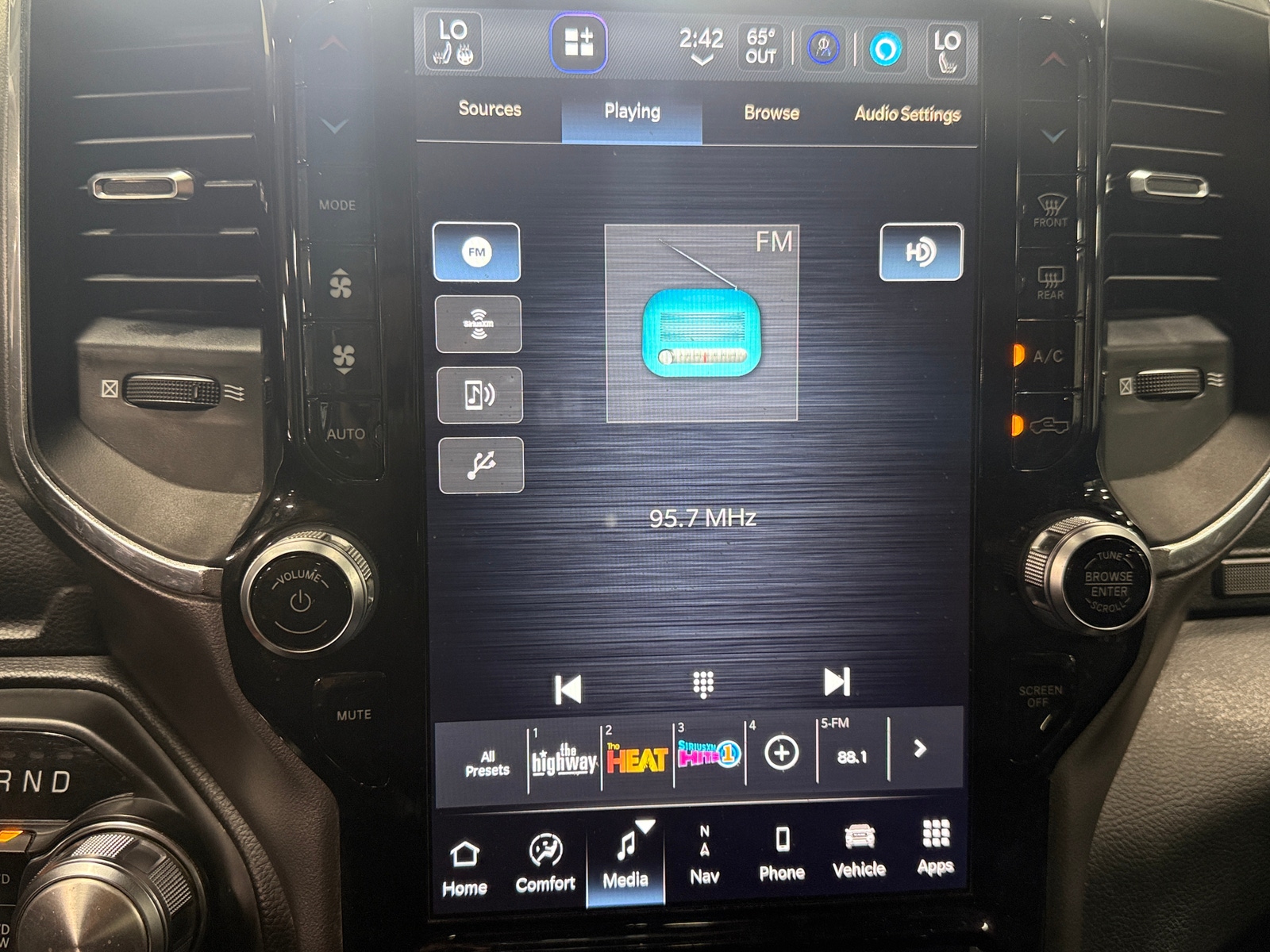 Thumbnail: 2023 RAM 1500 - 3