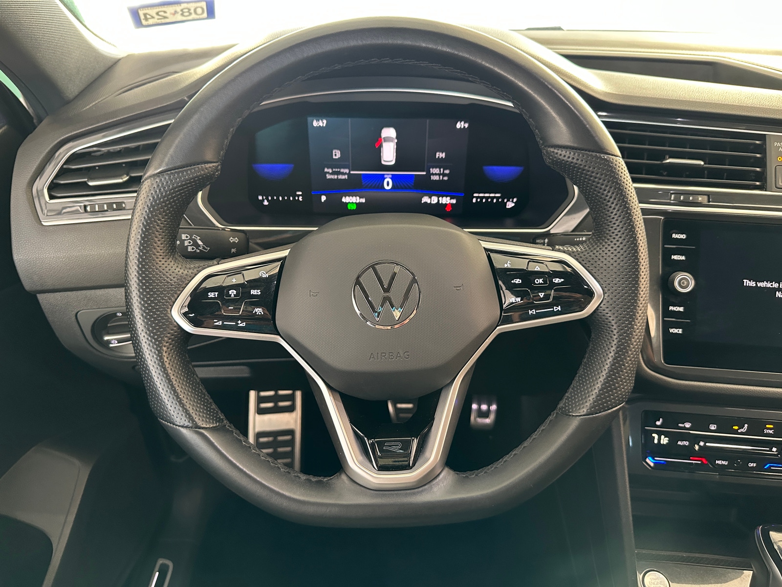Thumbnail: 2023 Volkswagen Tiguan - 4