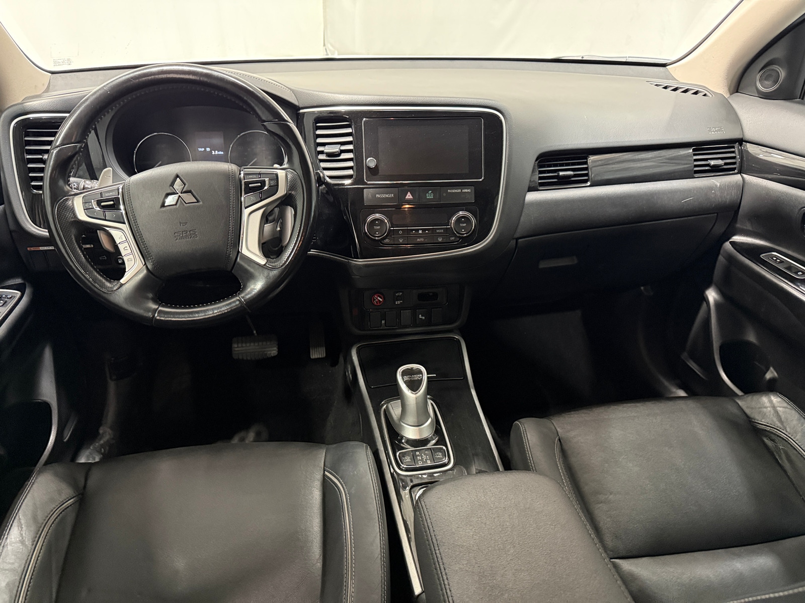 Thumbnail: 2018 Mitsubishi Outlander - 2