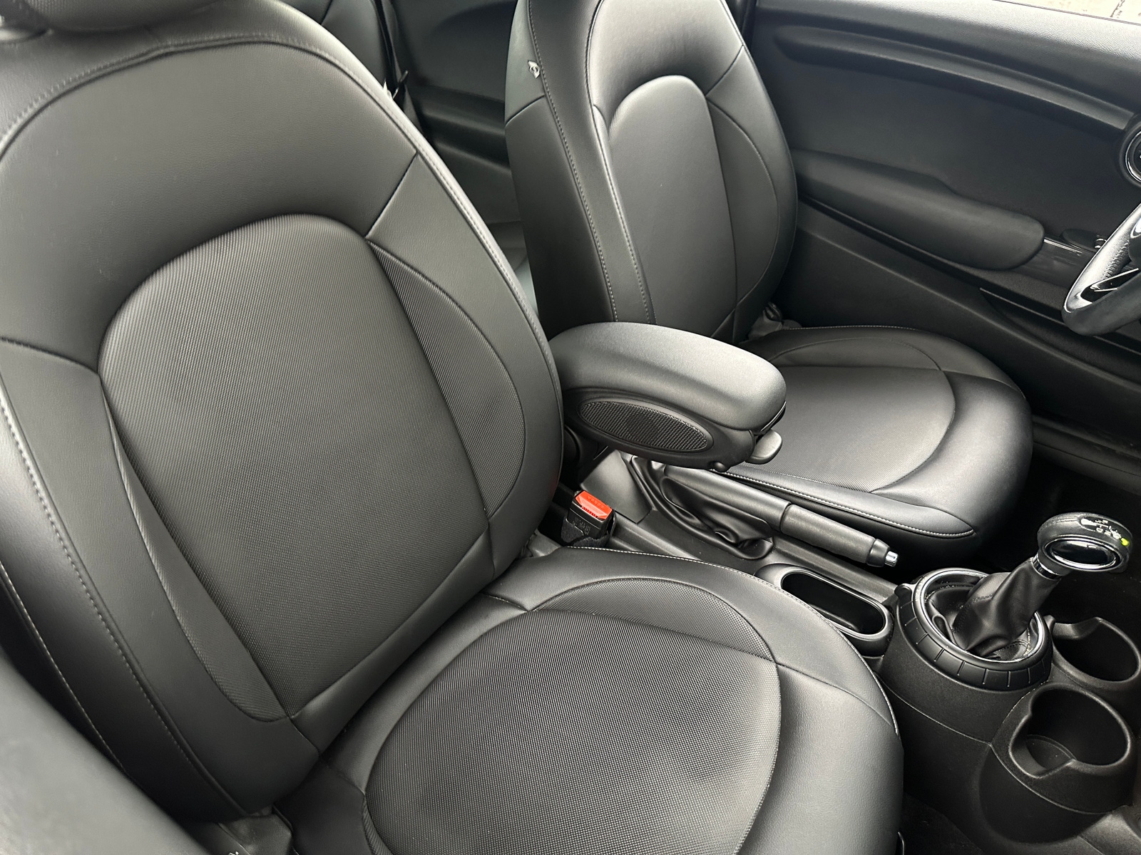 Thumbnail: 2015 MINI Cooper Hardtop - 2