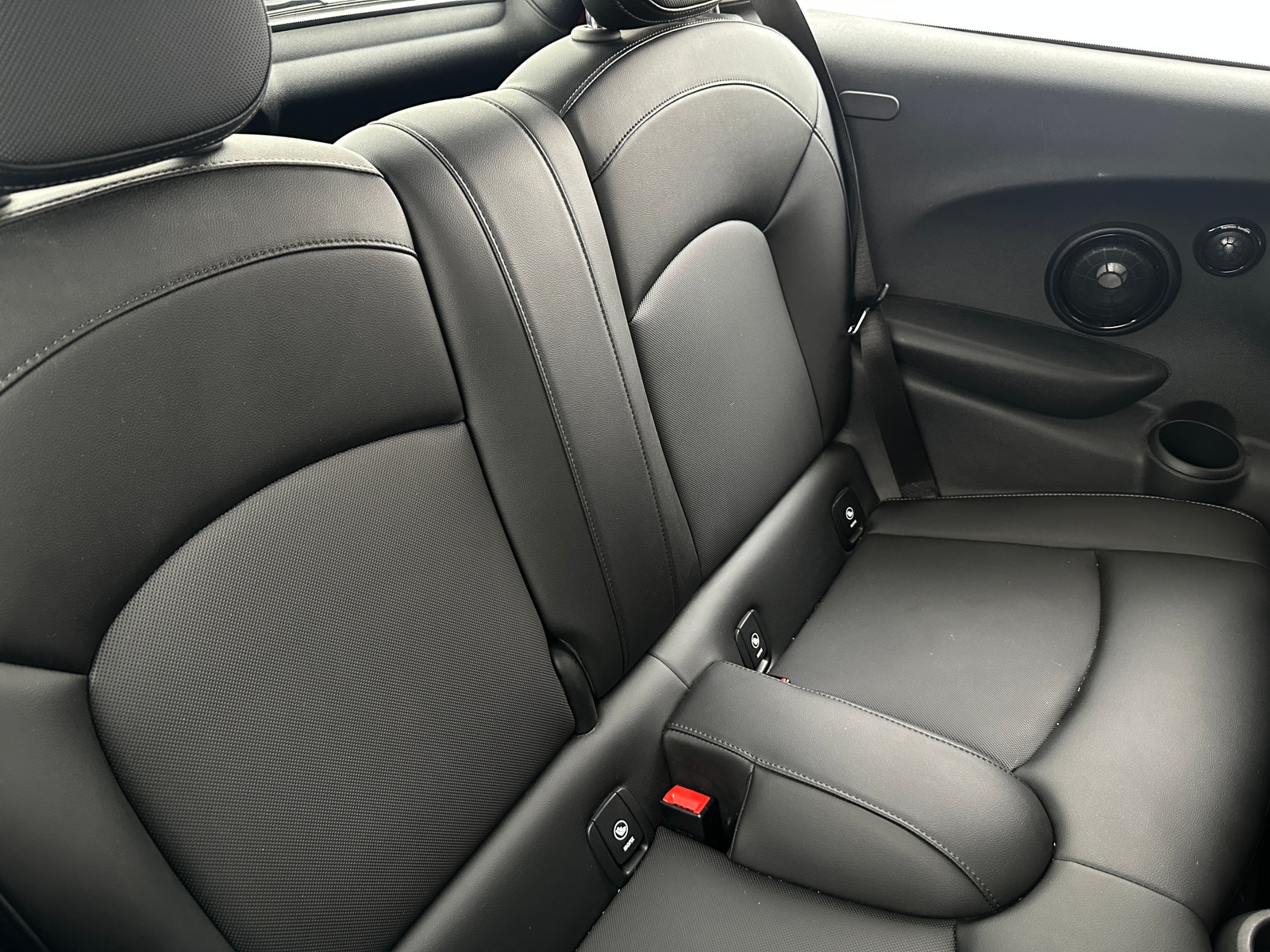 Thumbnail: 2015 MINI Cooper Hardtop - 6