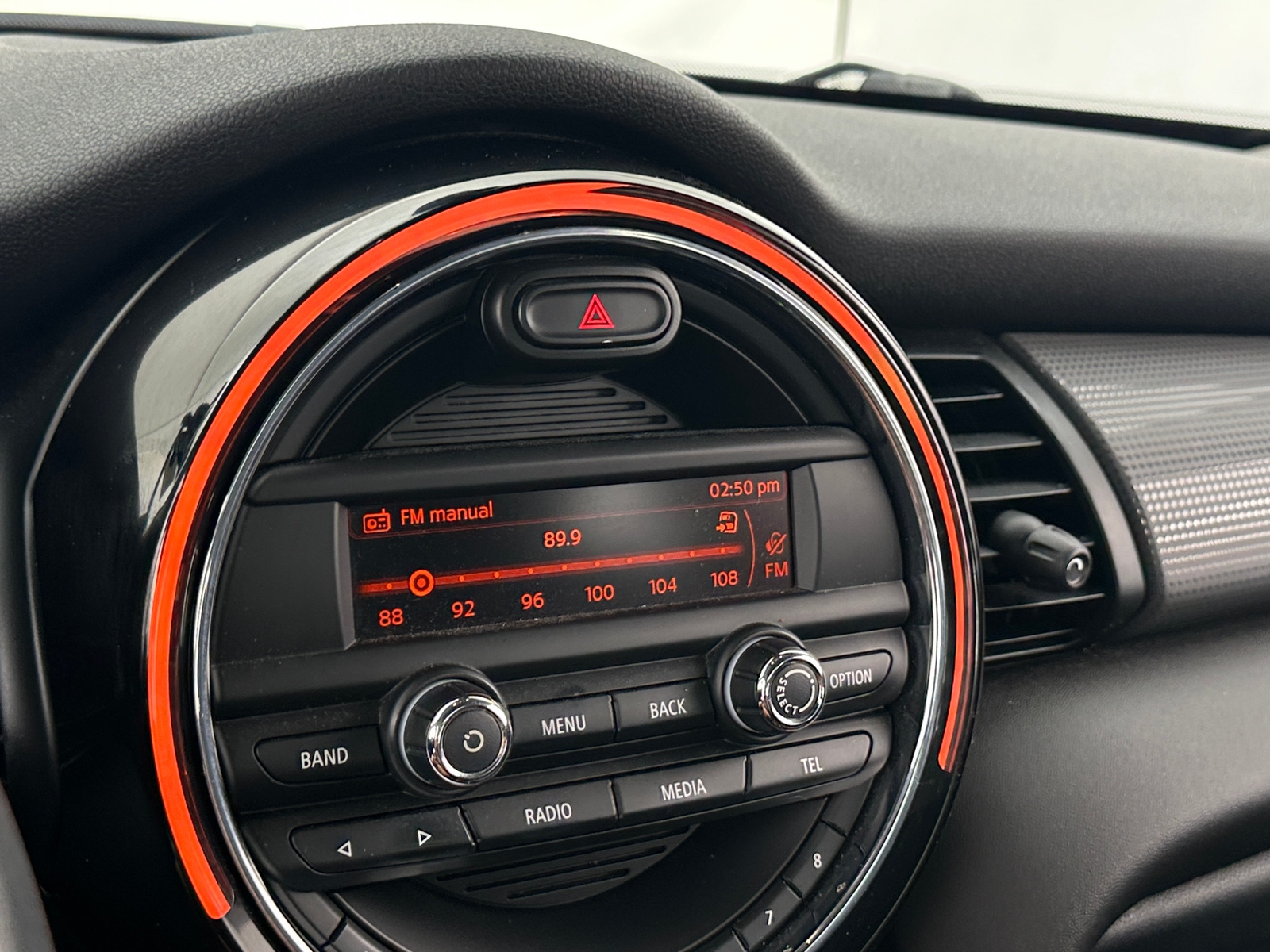 Thumbnail: 2015 MINI Cooper Hardtop - 4