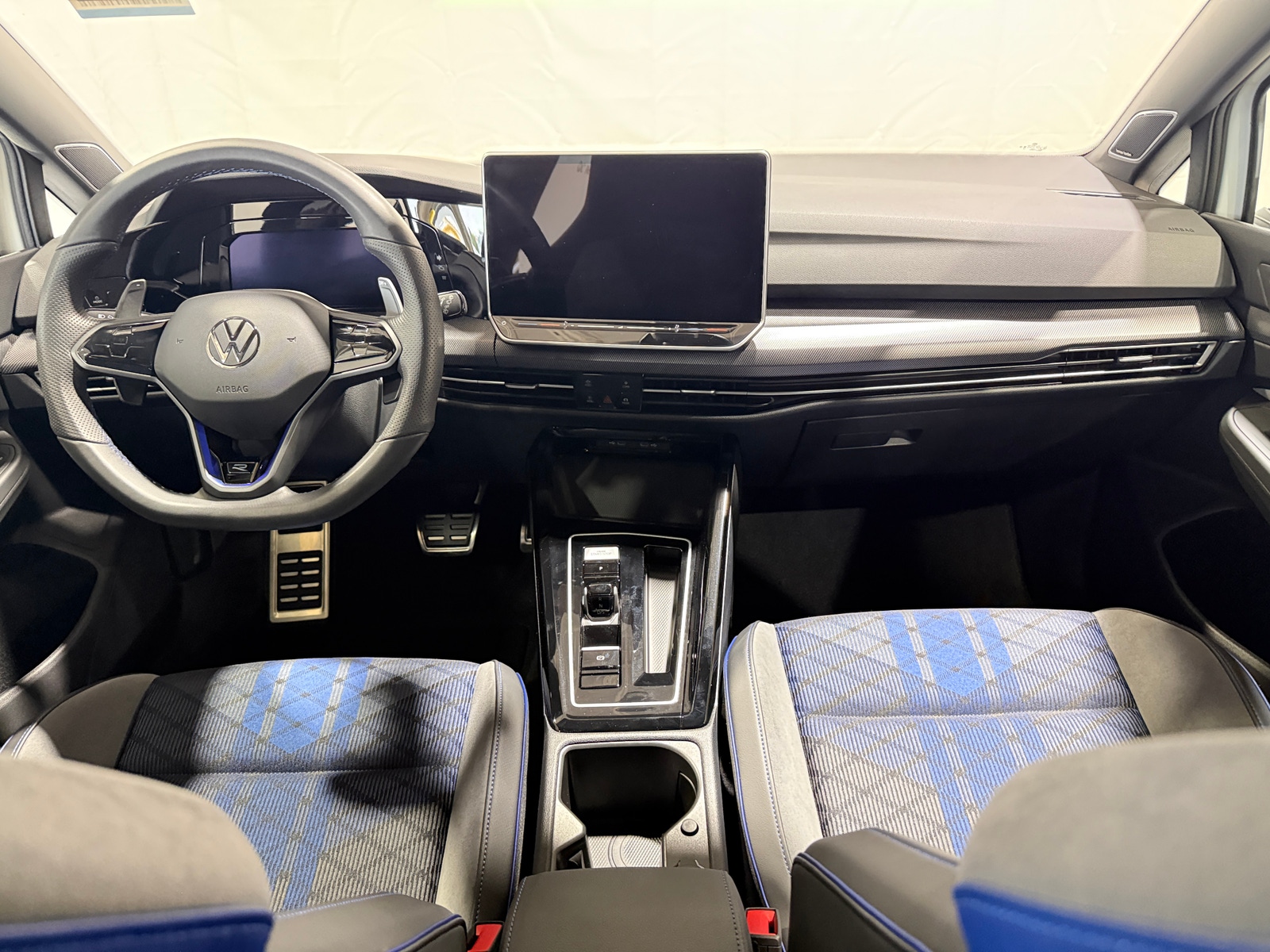 Thumbnail: 2025 Volkswagen Golf - 2