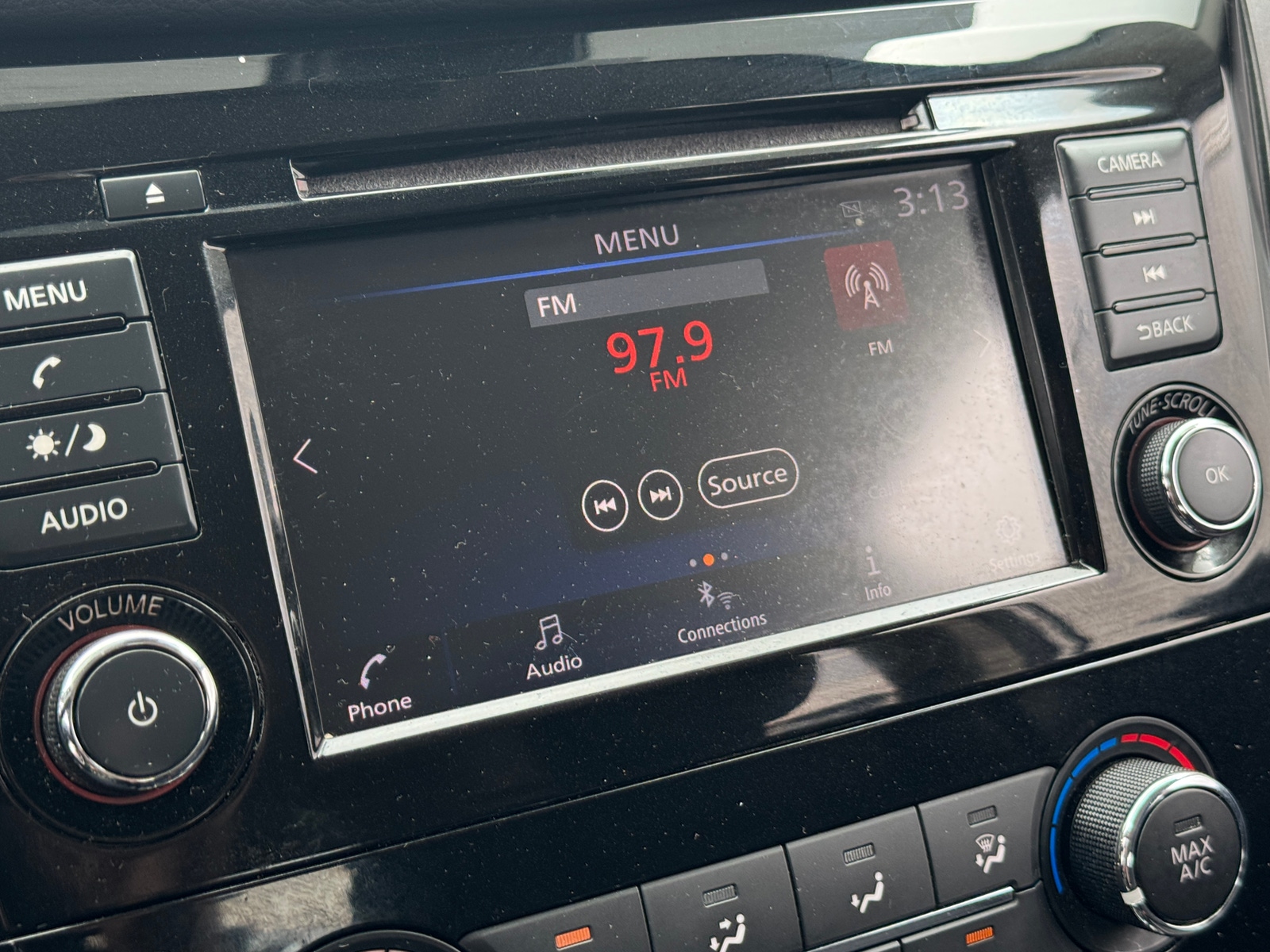 Thumbnail: 2021 Nissan Rogue Sport - 4