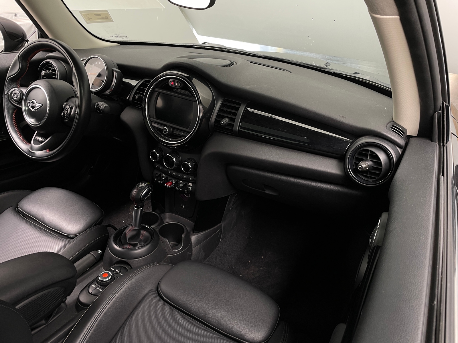 Thumbnail: 2019 MINI Cooper Hardtop - 2