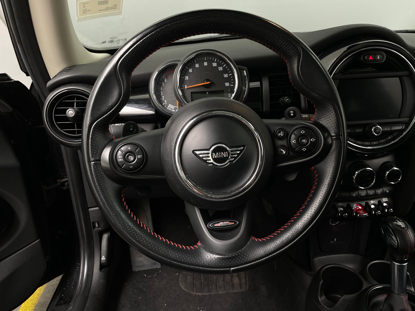 Thumbnail: 2019 MINI Cooper Hardtop - 4