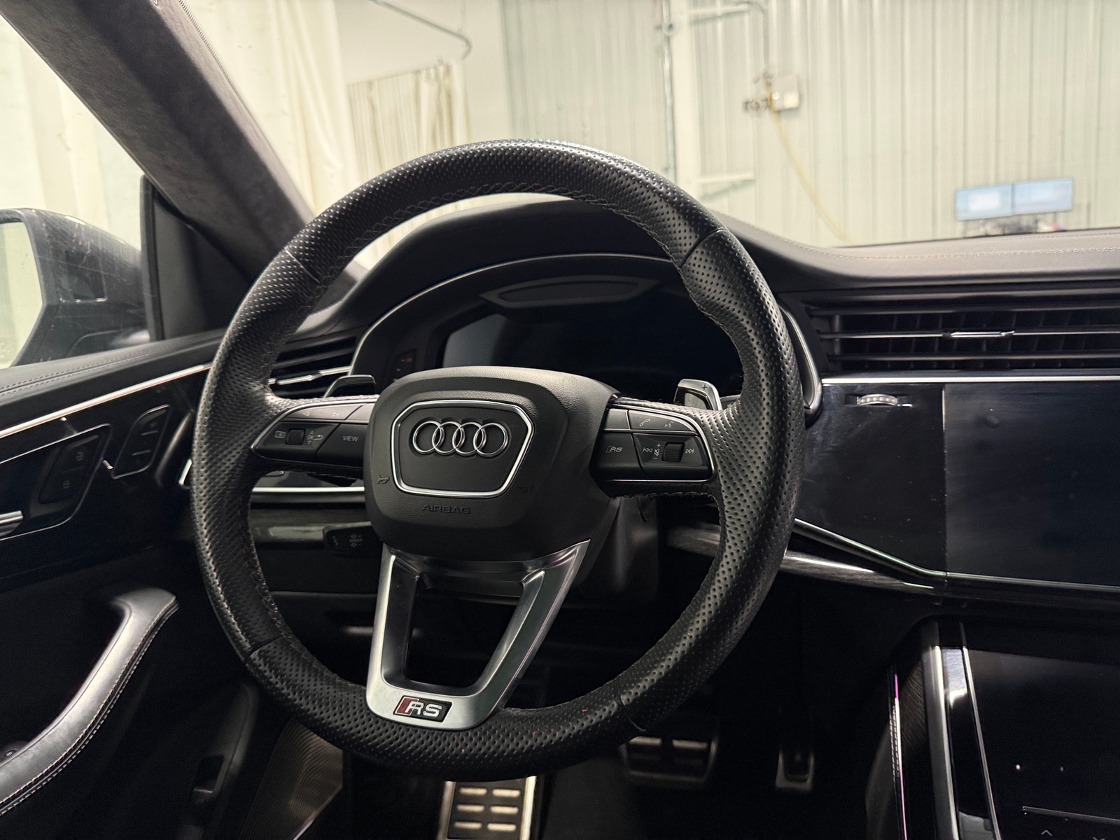 Thumbnail: 2022 Audi RS Q8 - 4