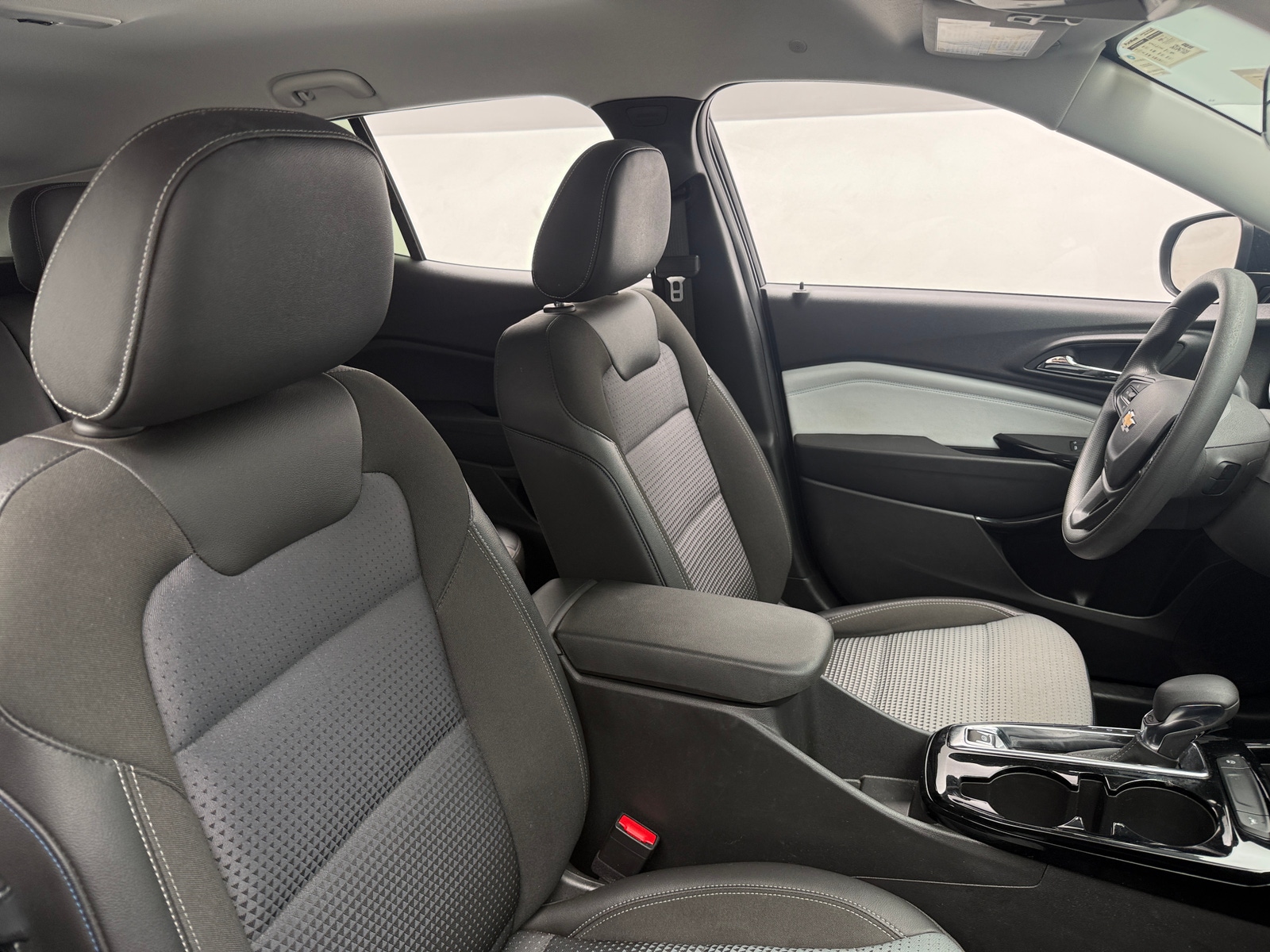 Thumbnail: 2025 Chevrolet Trax - 2