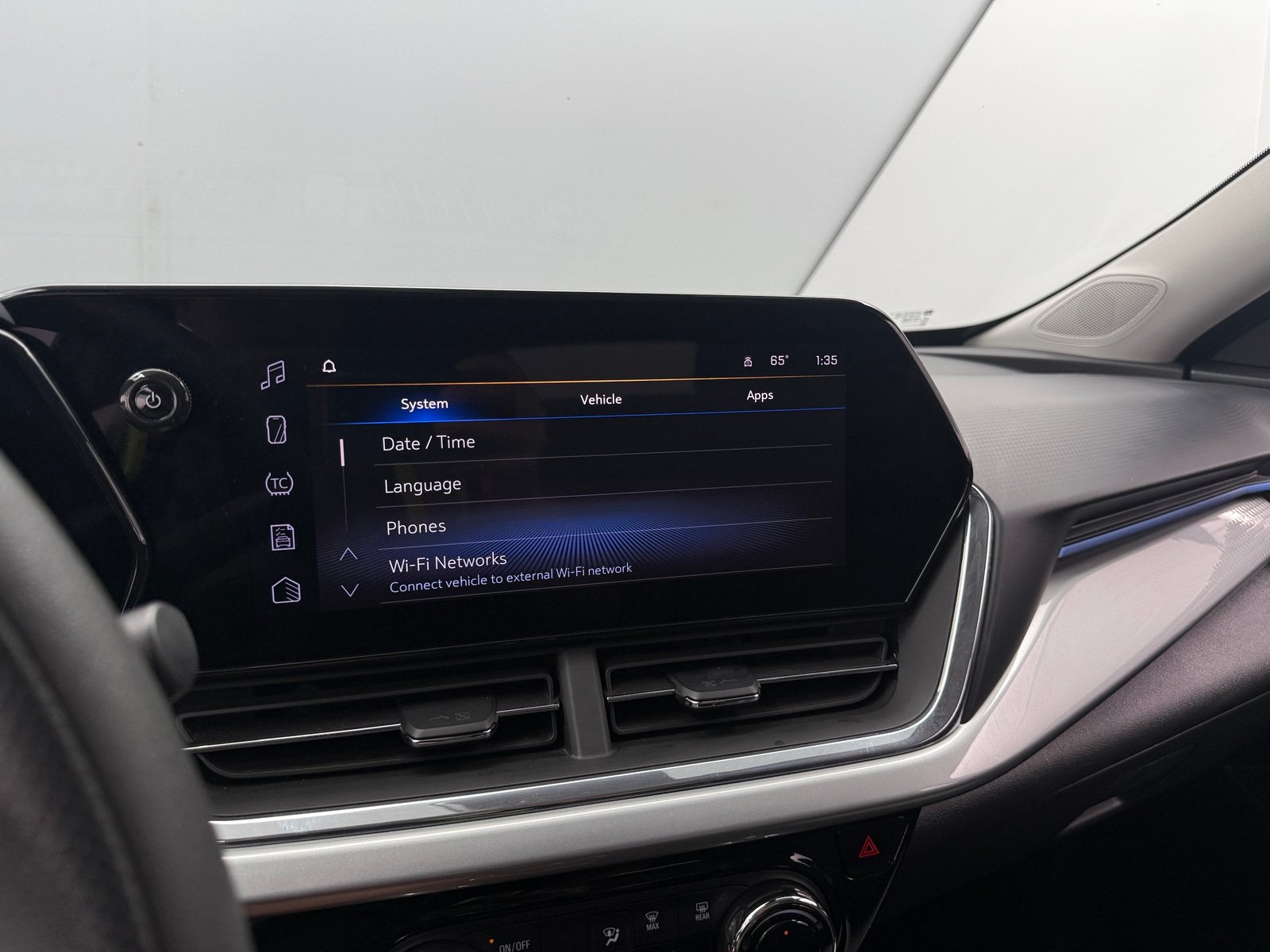 Thumbnail: 2025 Chevrolet Trax - 4