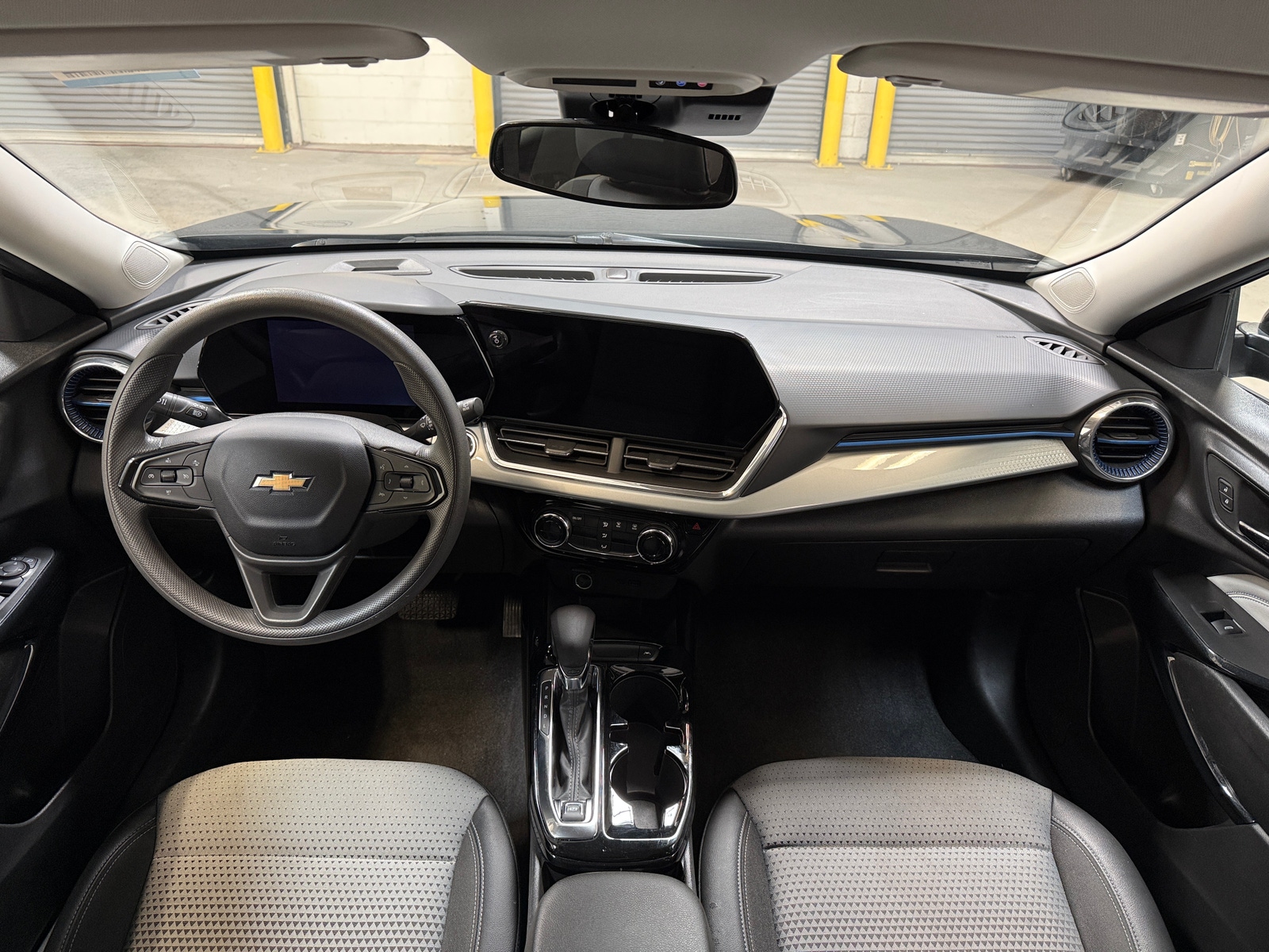 Thumbnail: 2025 Chevrolet Trax - 3