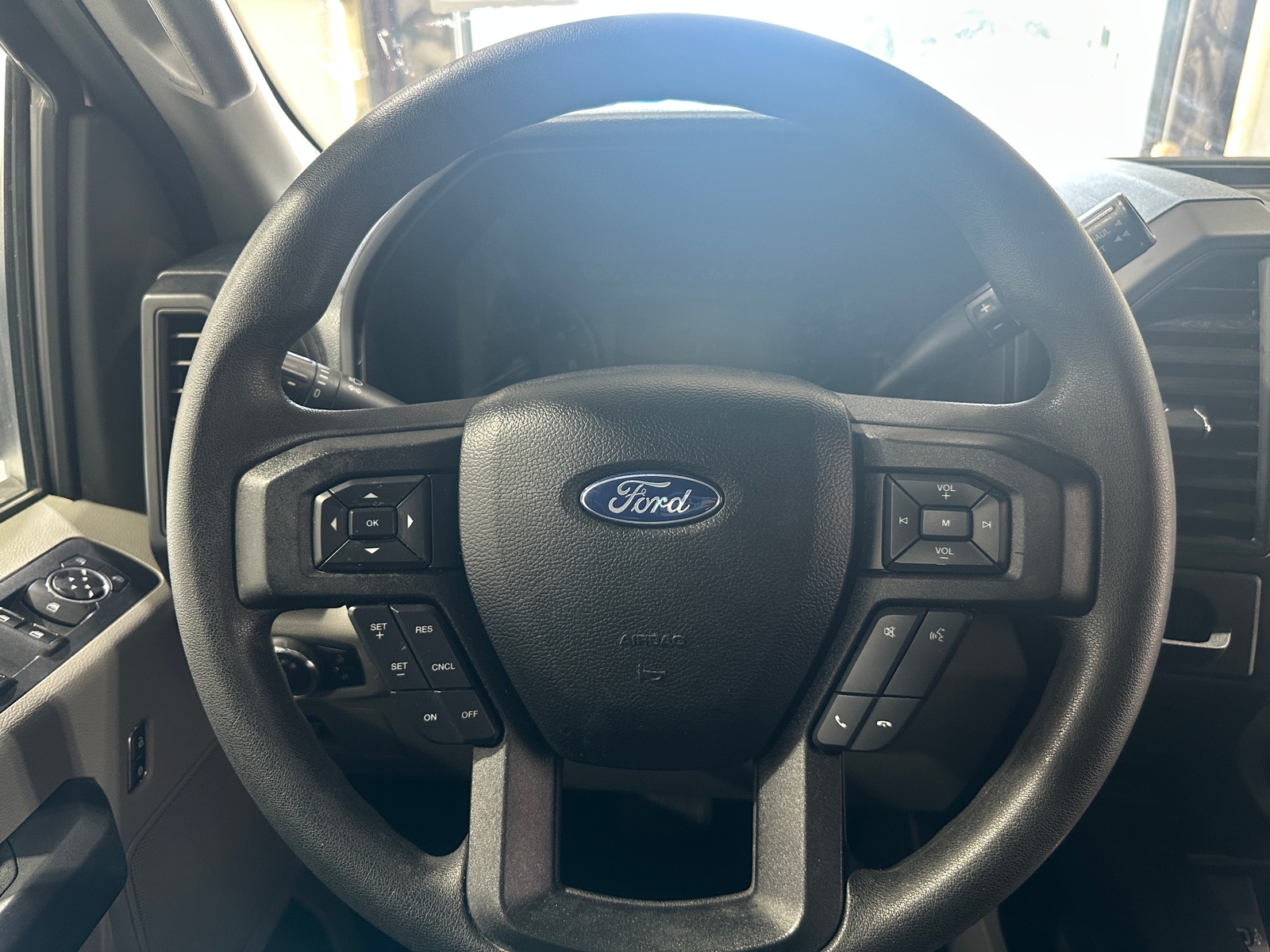 Thumbnail: 2017 Ford Econoline - 5
