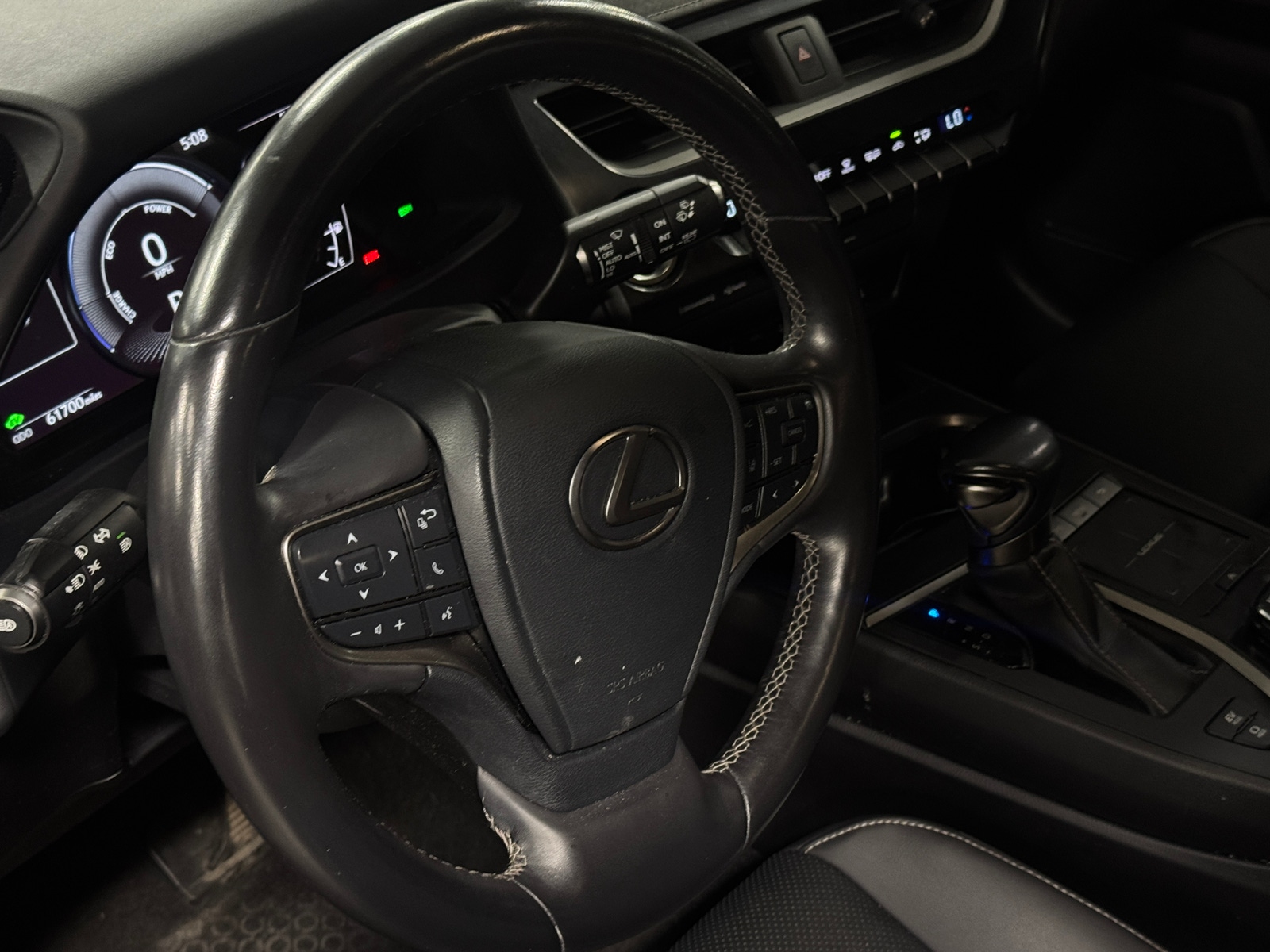 Thumbnail: 2022 Lexus UX - 5