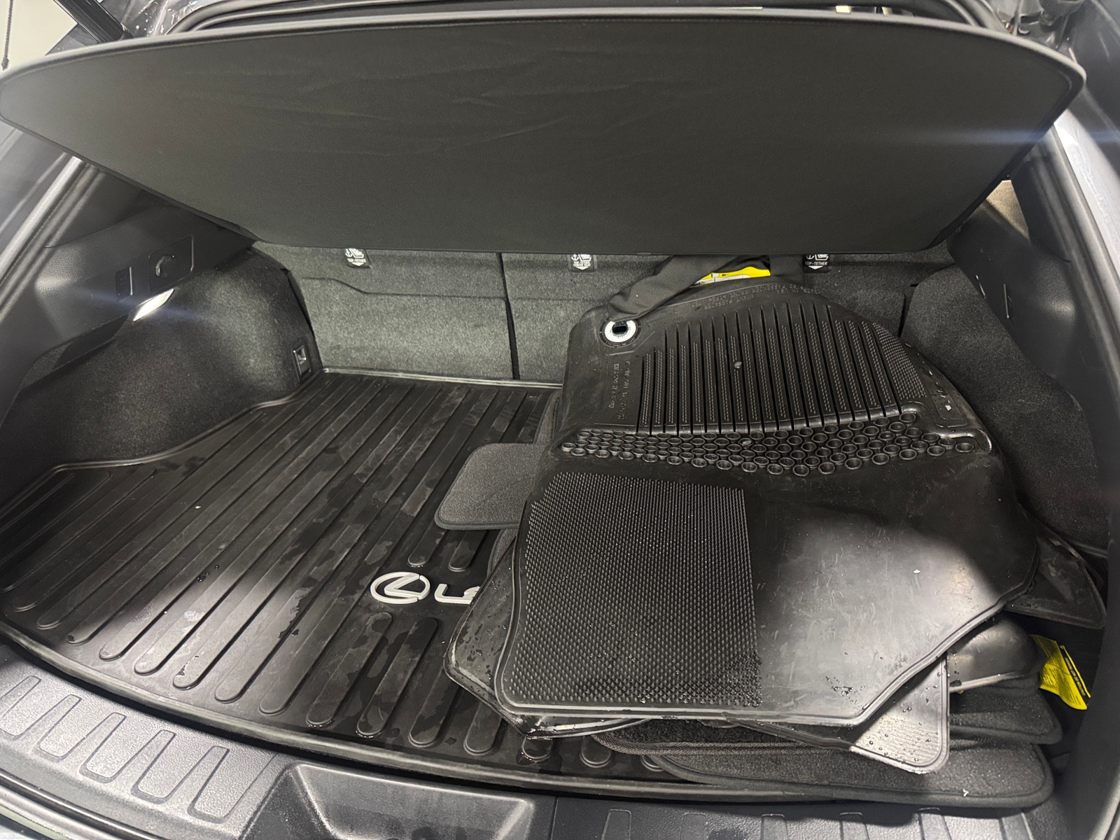 Thumbnail: 2022 Lexus UX - 7