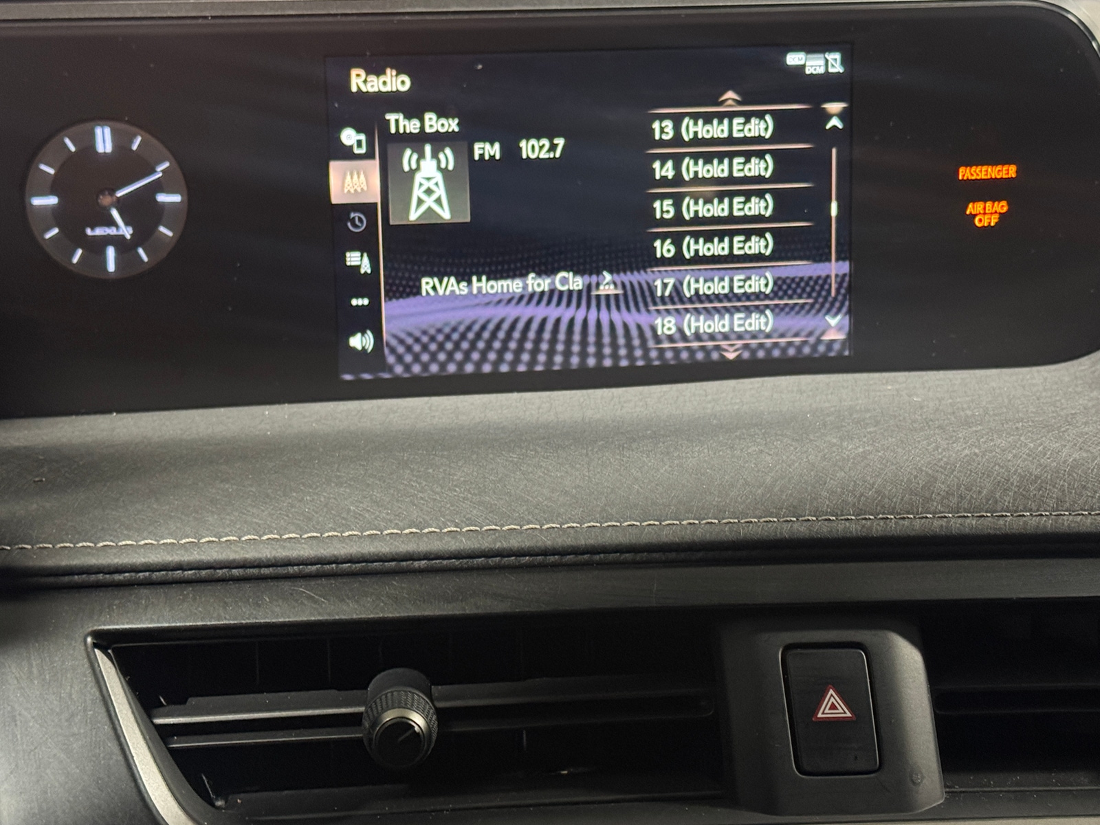 Thumbnail: 2022 Lexus UX - 4