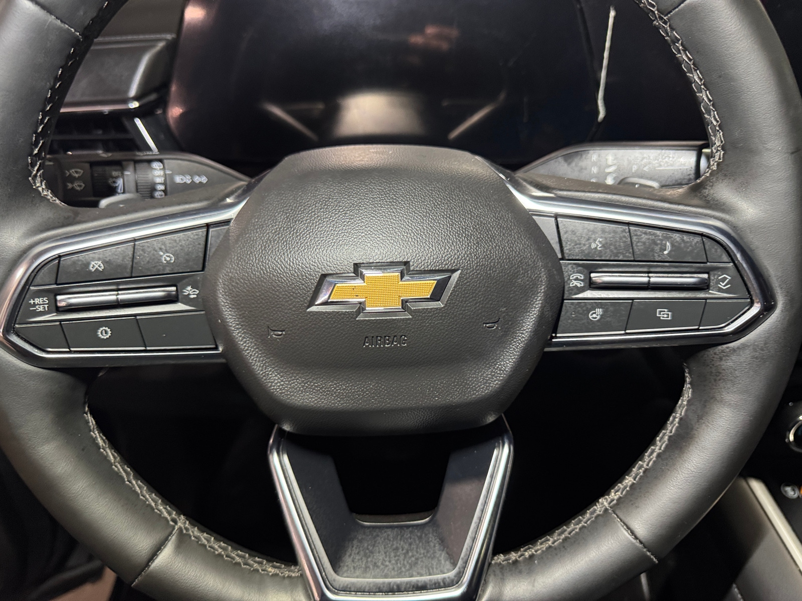 Thumbnail: 2025 Chevrolet Suburban - 4