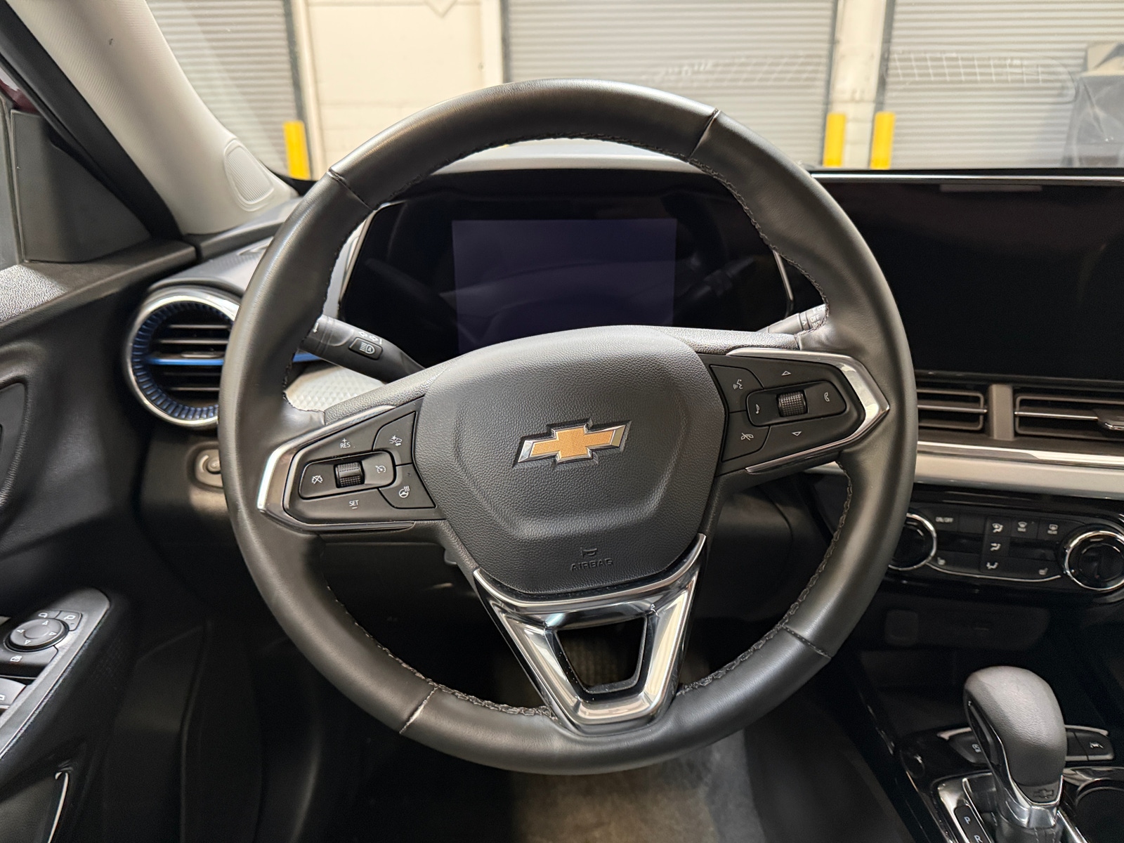 Thumbnail: 2025 Chevrolet Trax - 5