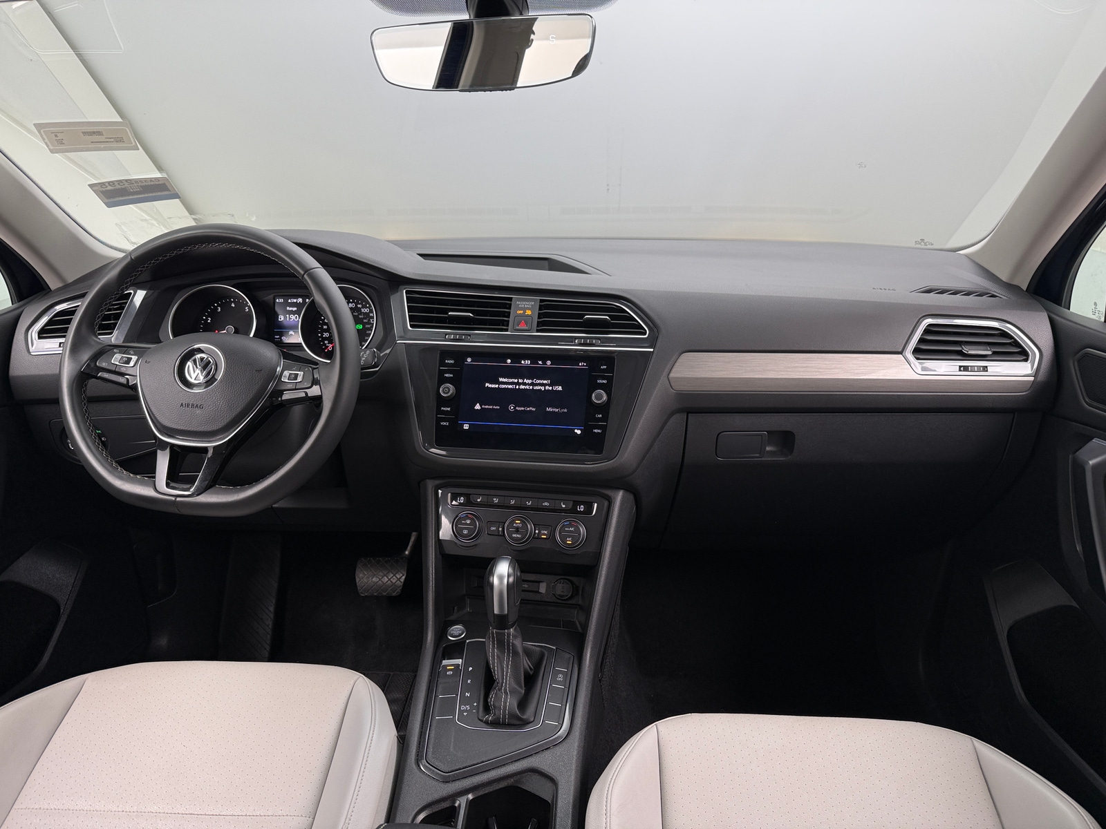 Thumbnail: 2021 Volkswagen Tiguan - 2