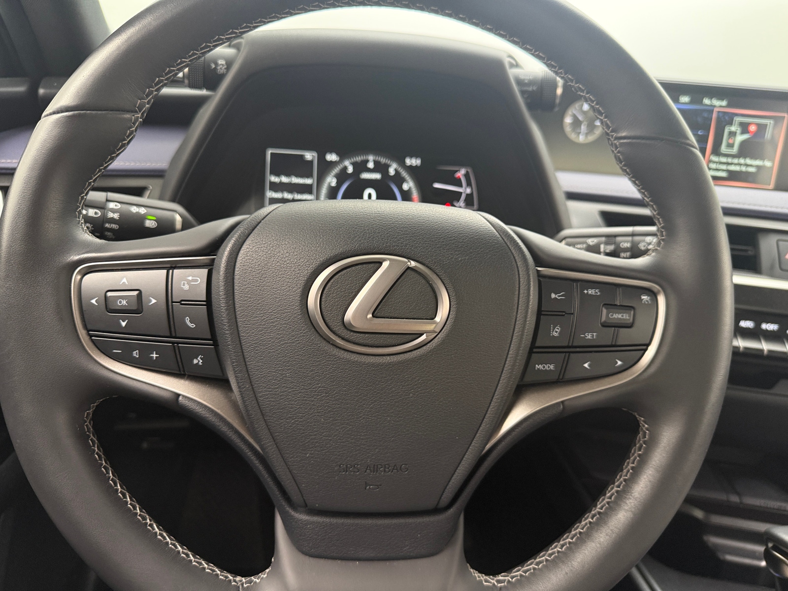 Thumbnail: 2022 Lexus UX - 4