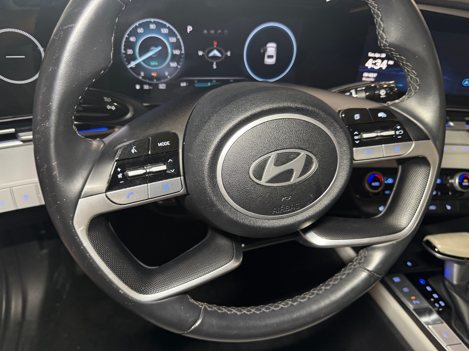 Thumbnail: 2024 Hyundai Elantra - 4