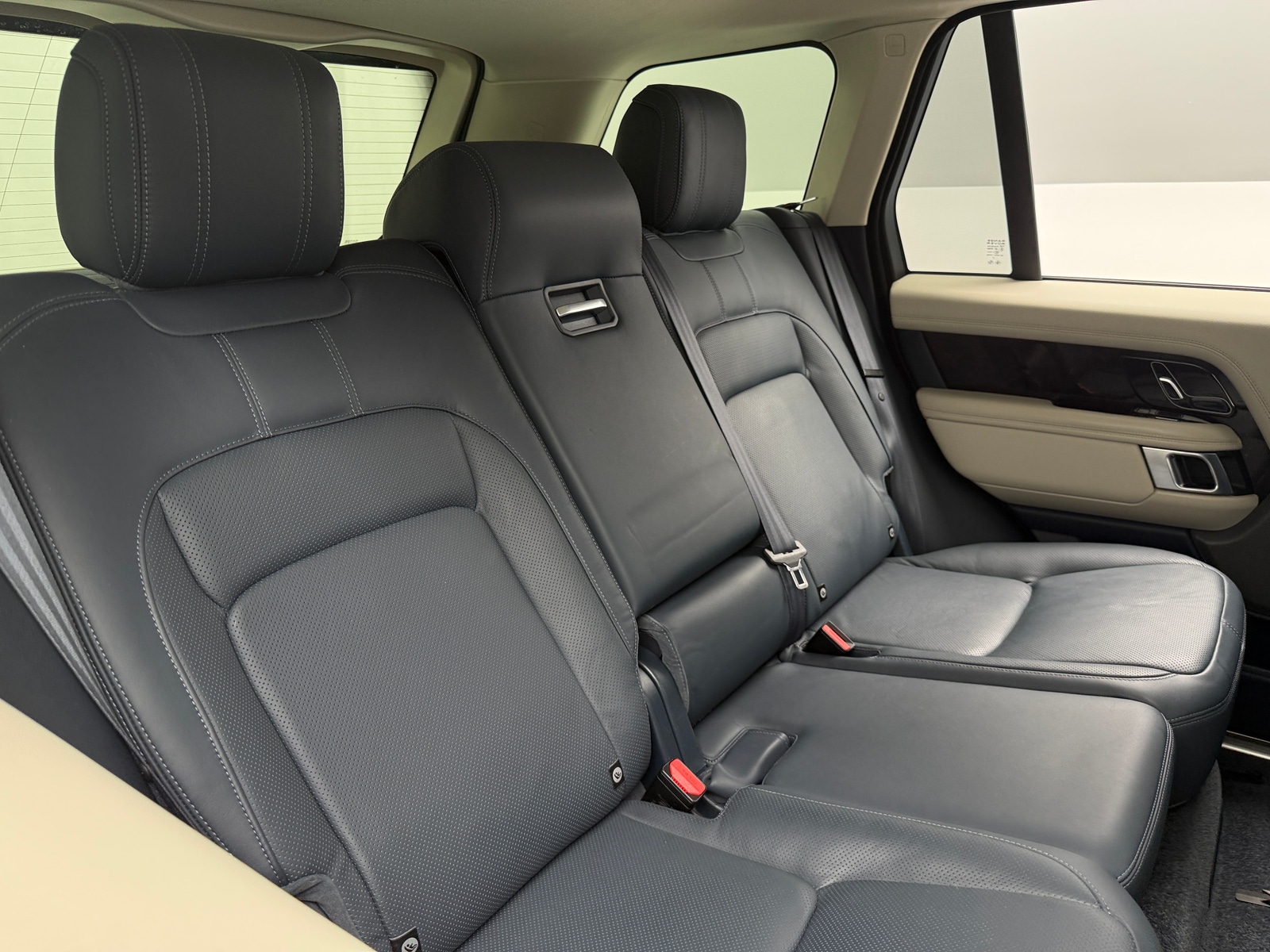 Thumbnail: 2020 Land Rover Range Rover - 5