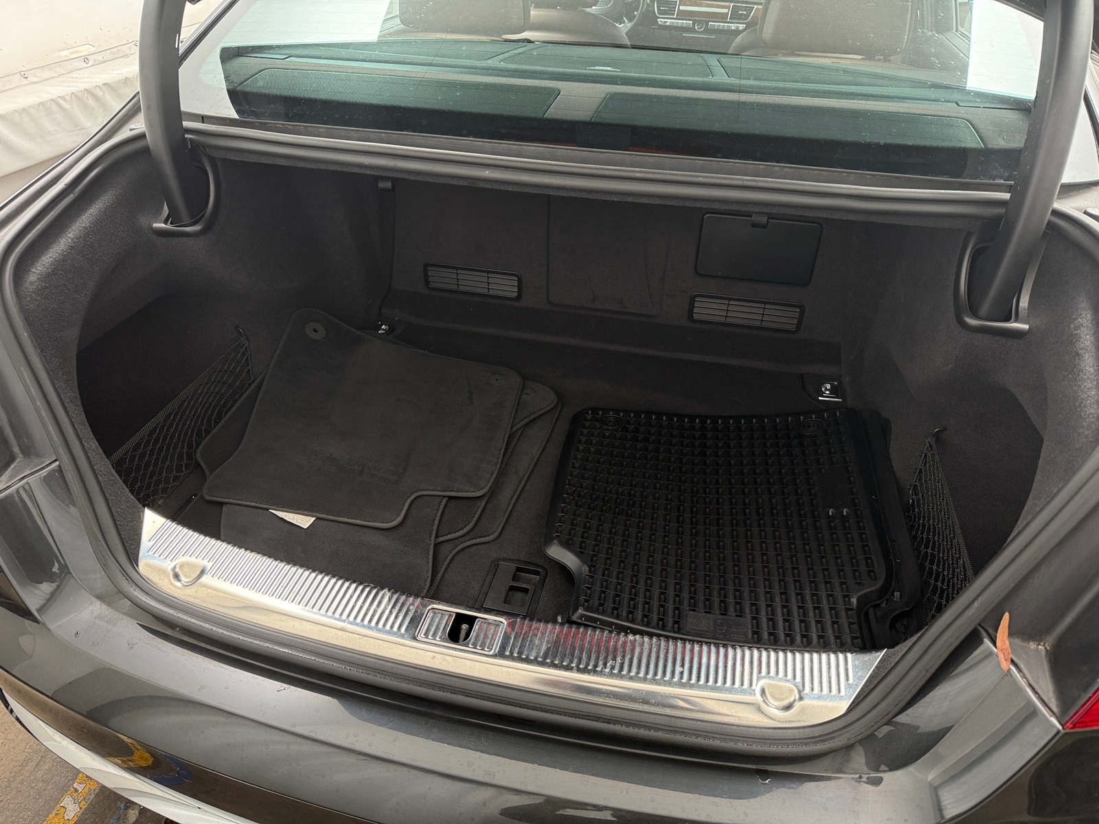 Thumbnail: 2013 Audi A8 - 6